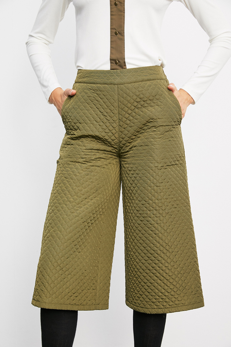 Großhändler 17 AUGUST - Gesteppte Winter-Bermudashorts mit seitlichem Reißverschluss