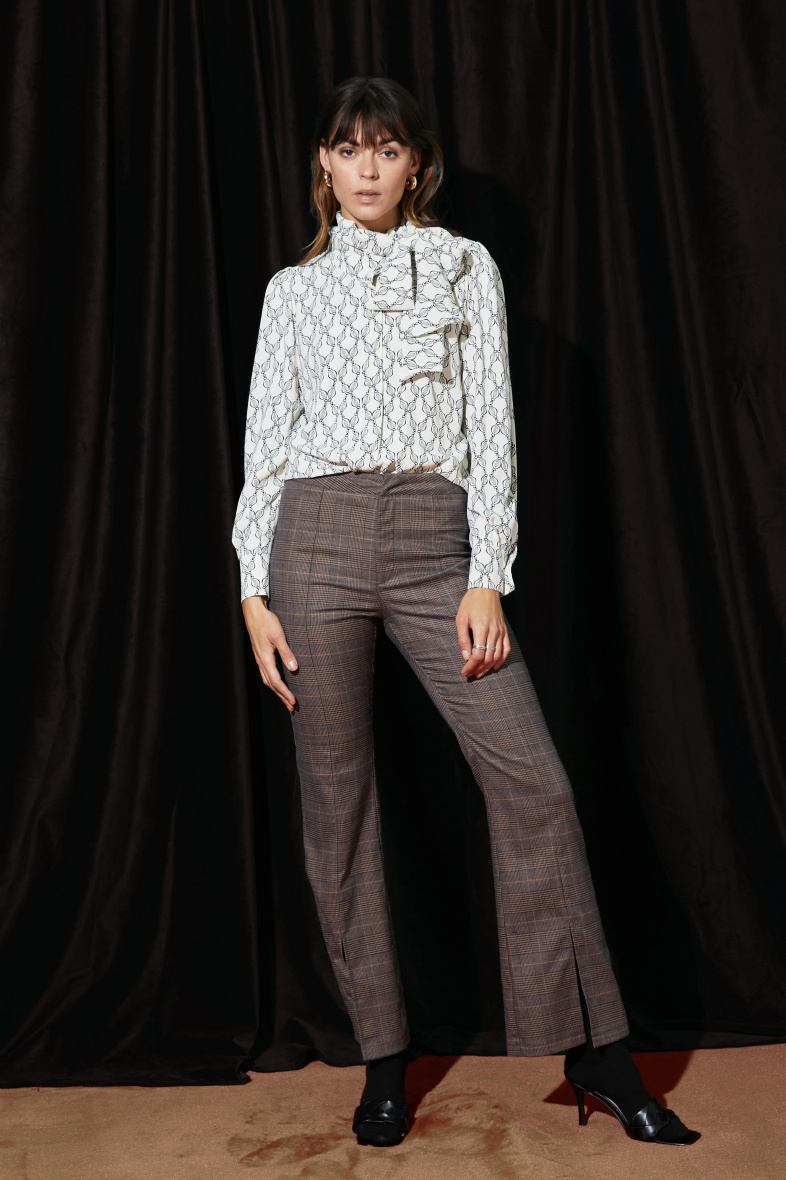 Wholesaler 17 AUGUST - Checked bell-bottom pants with slit