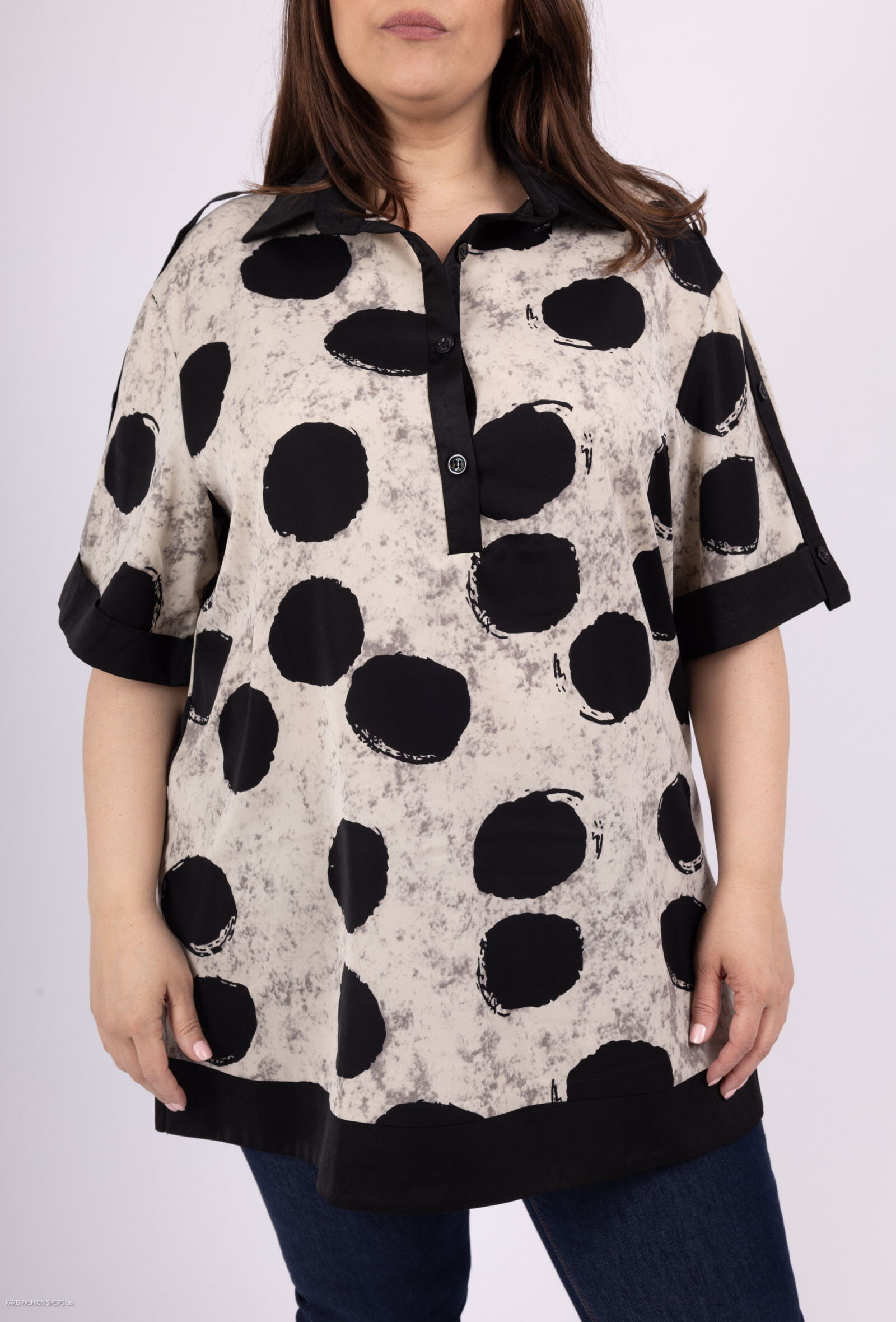 Wholesaler 2W Paris - Large pea pattern blouses in short sleeves buttoned