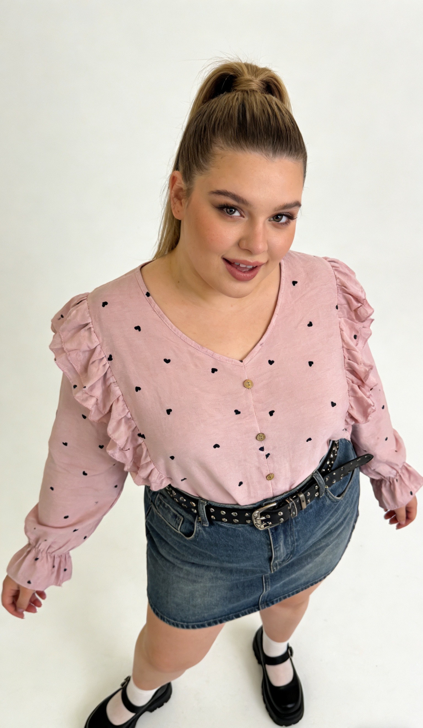 Mayorista CURVY RONDE (Grande Taille/Over Size) - Blusa de talla grande con estampado de pequeños corazones y mangas largas con volantes