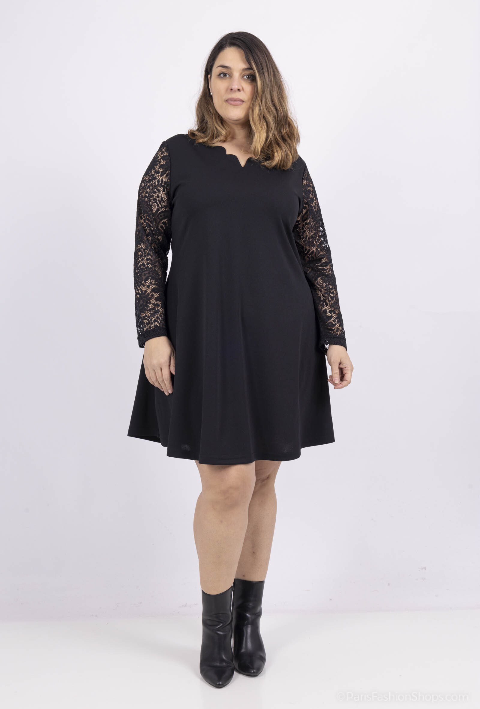 Wholesaler 2W Paris - V-neck dresses with lace sleeves