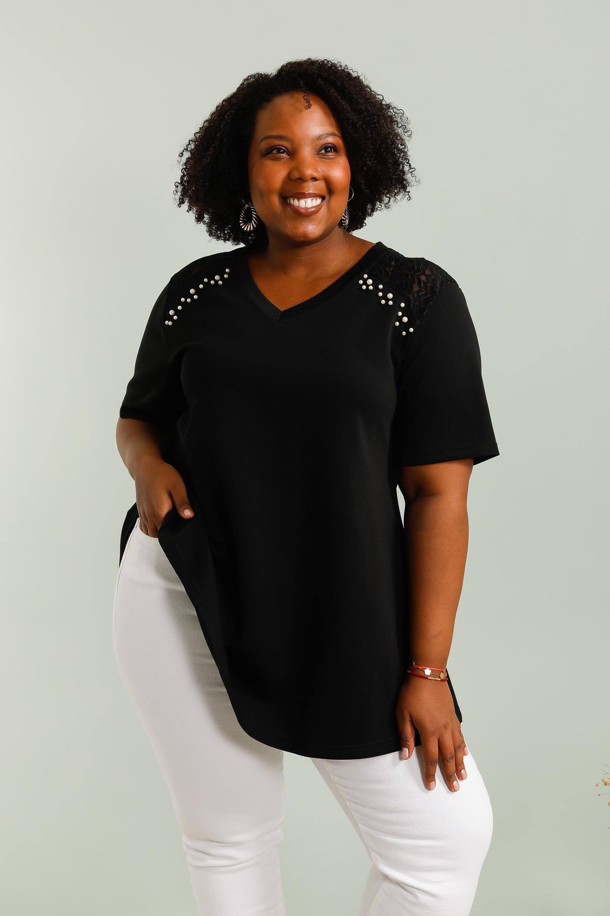 Wholesaler 2W Paris - Openwork lace t-shirt with pearl