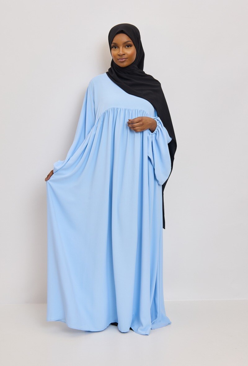 Grossiste Aawoe Paris® - Abaya à manches bouffantes en soie de Médine, longueur 145 cm