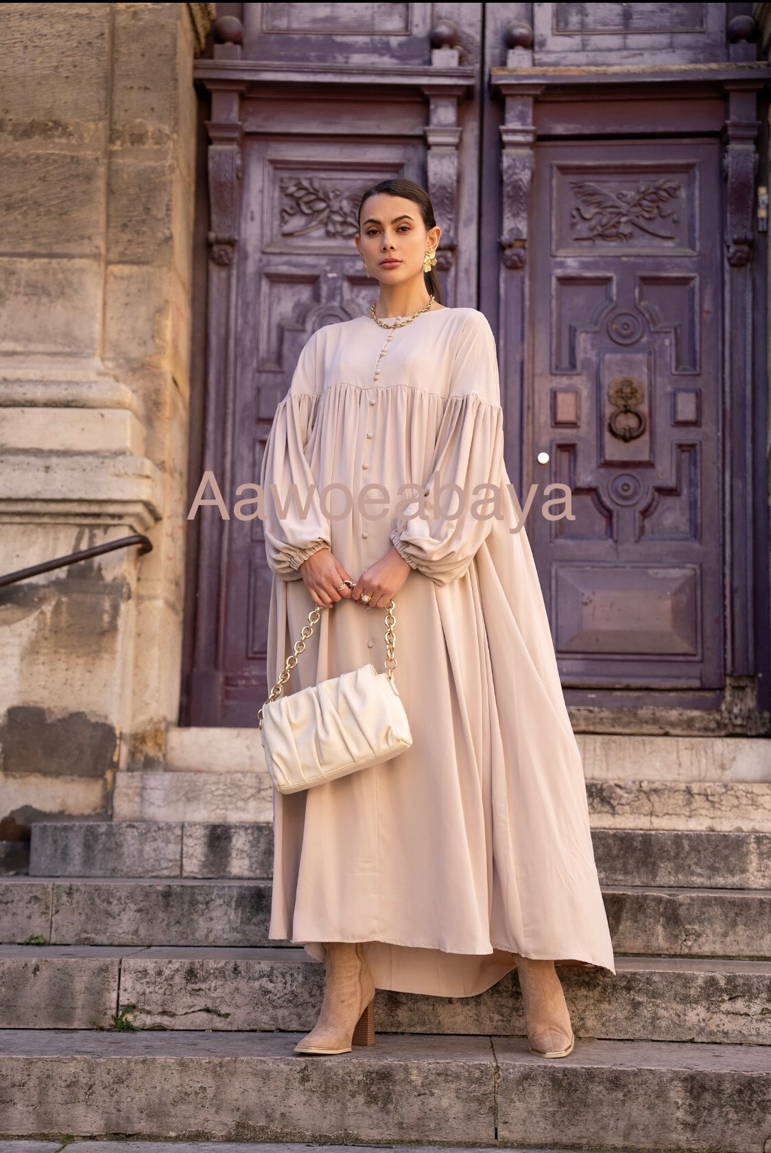 Grossista Aawoe Paris® - Abaya con bottoni, maniche a sbuffo e colletto rotondo