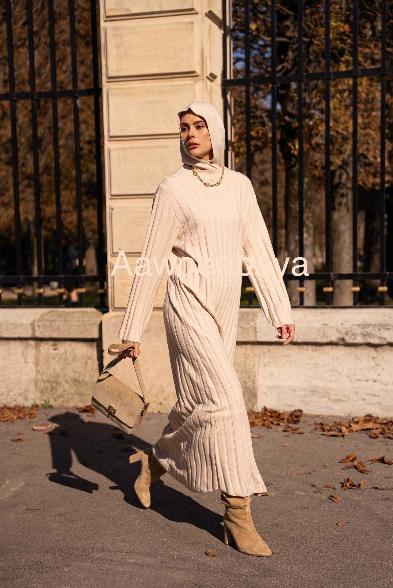 Grossista Aawoe Paris® - Abaya fluente e plissettata con maniche lunghe e diverse taglie