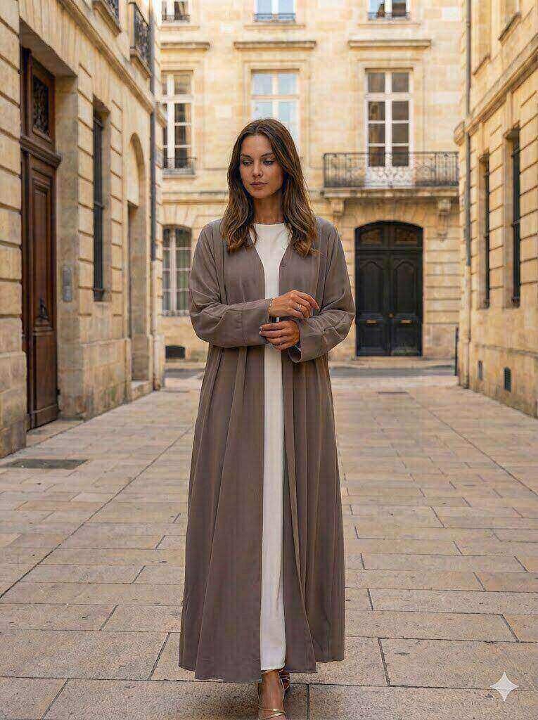 Grossiste Aawoe Paris® - Abaya Élégante avec Manches Longues