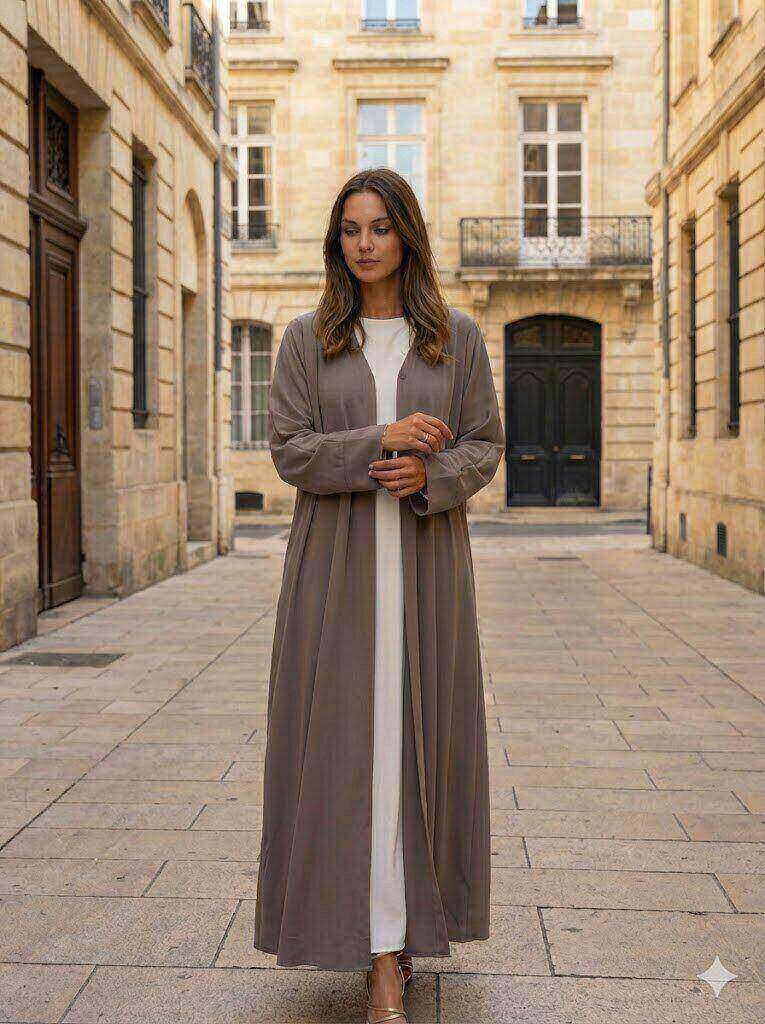 Grossiste Aawoe Paris® - Abaya Élégante avec Manches Longues