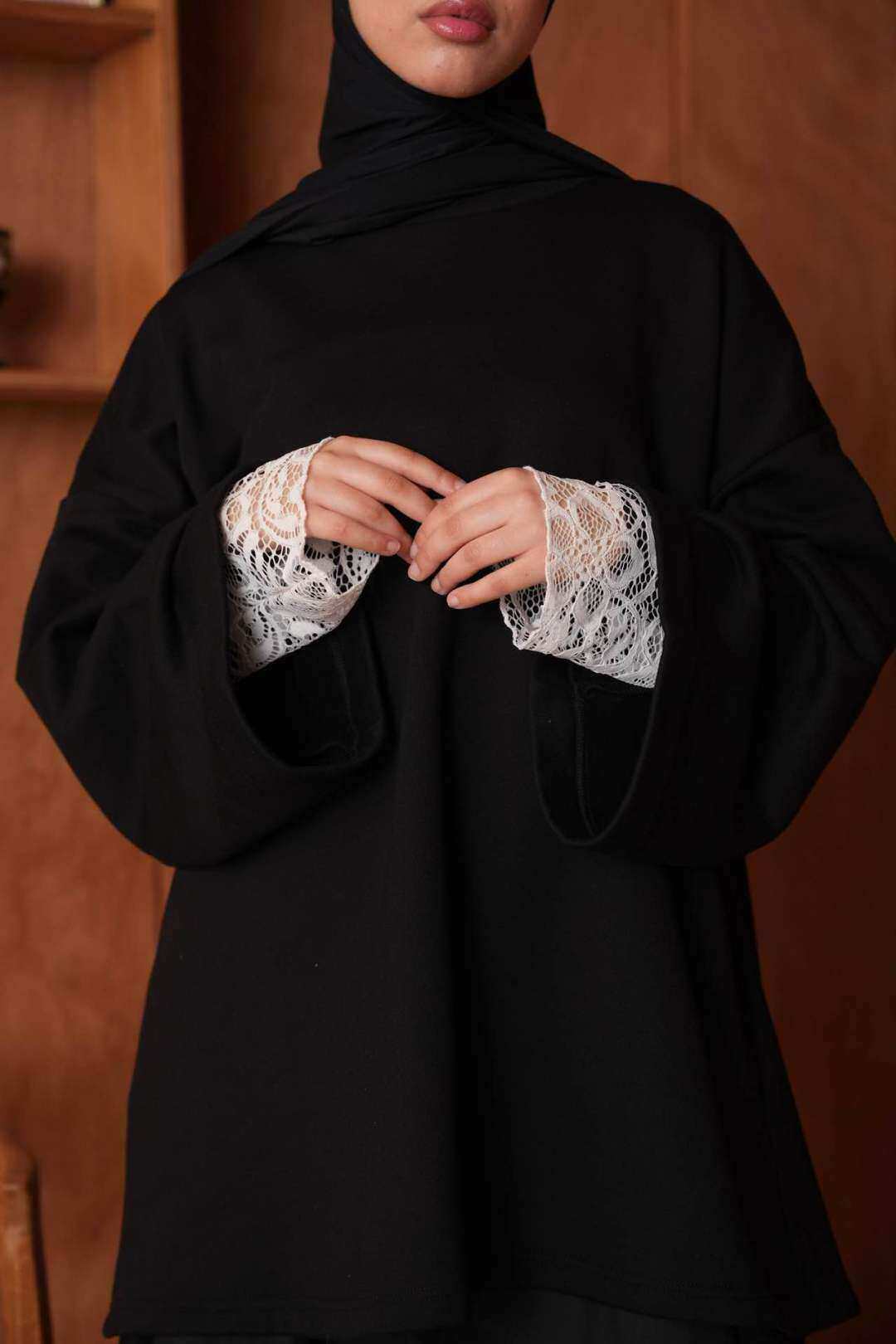 Wholesaler Aawoe Paris® - Lace sleeves