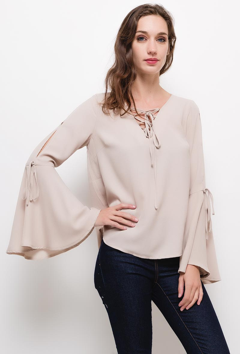 Mayorista ABELLA - Camisa con mangas acampanadas
