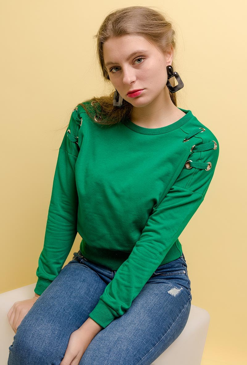 Grossiste ABELLA - Sweat avec œillets