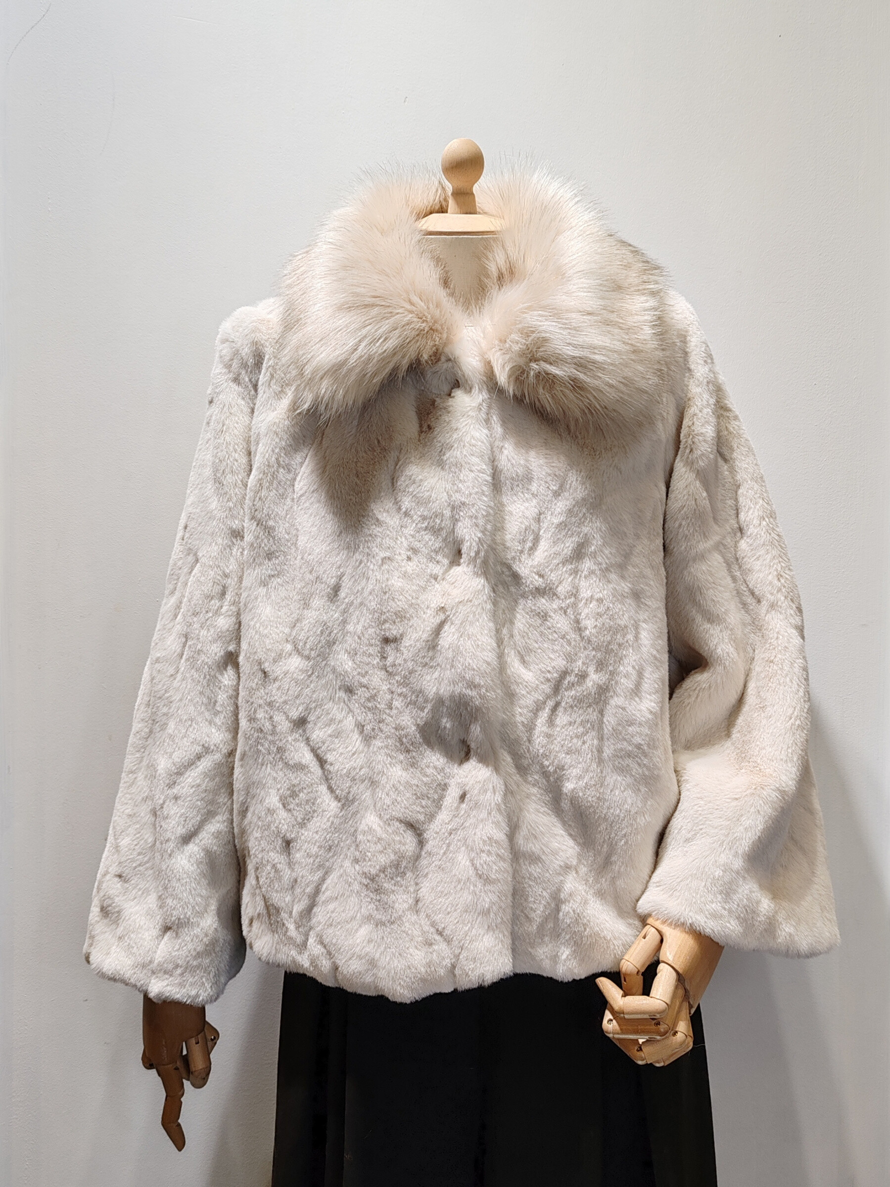 Wholesaler AC BELLE - Short faux fur coat