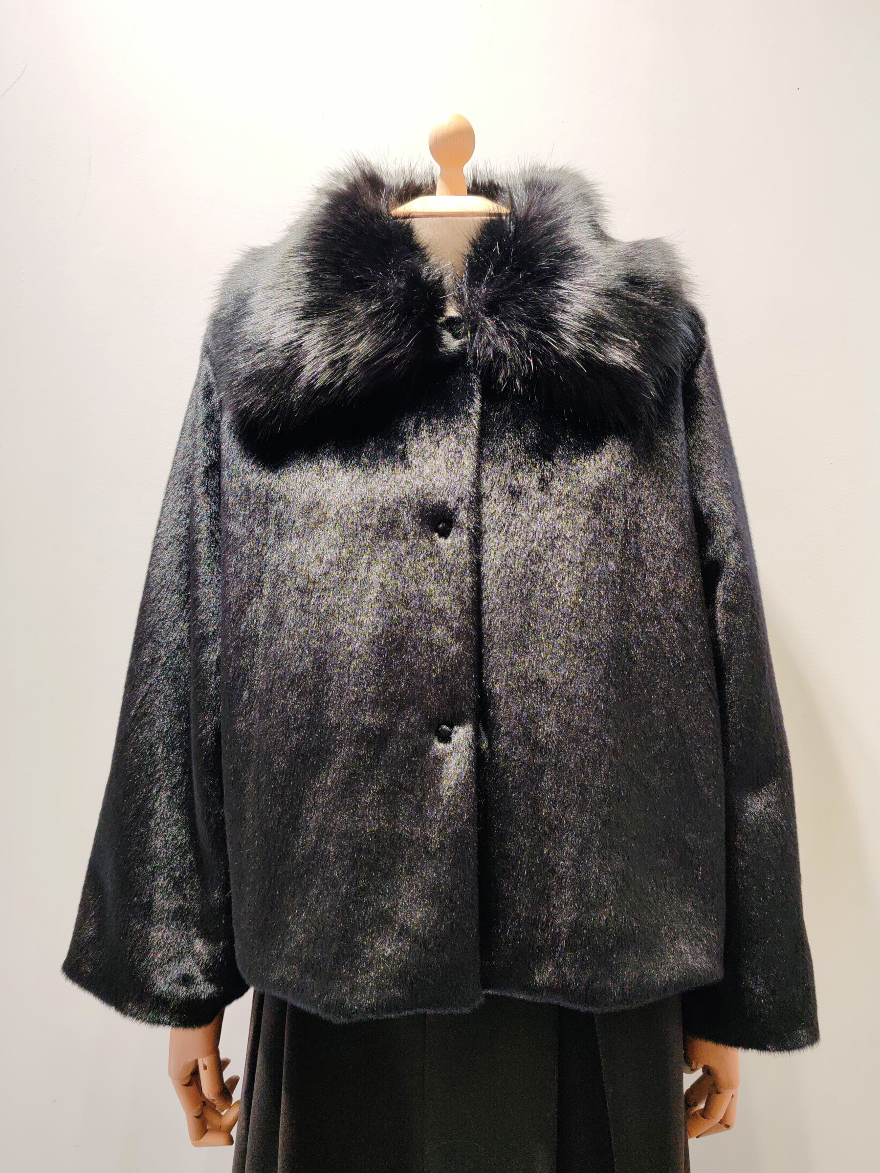 Wholesaler AC BELLE - Faux fur collar coat