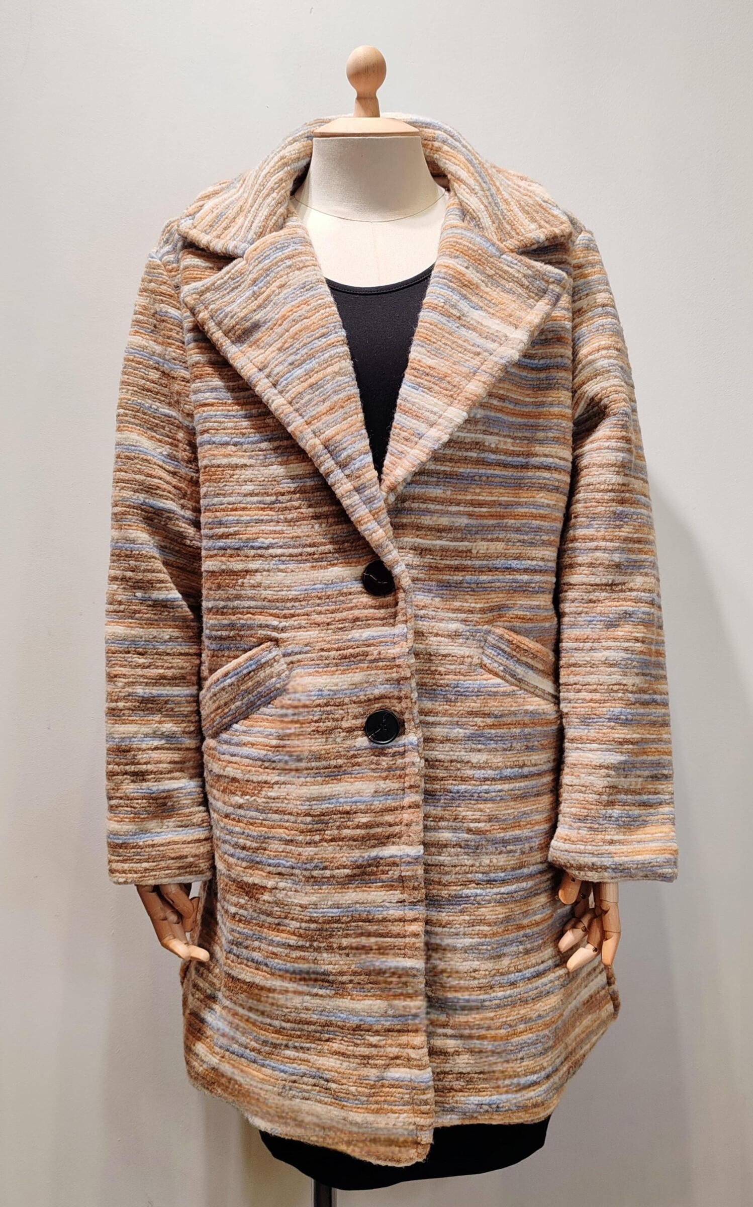 Grossiste AC BELLE - Manteau en laine à motif lignes horizontales
