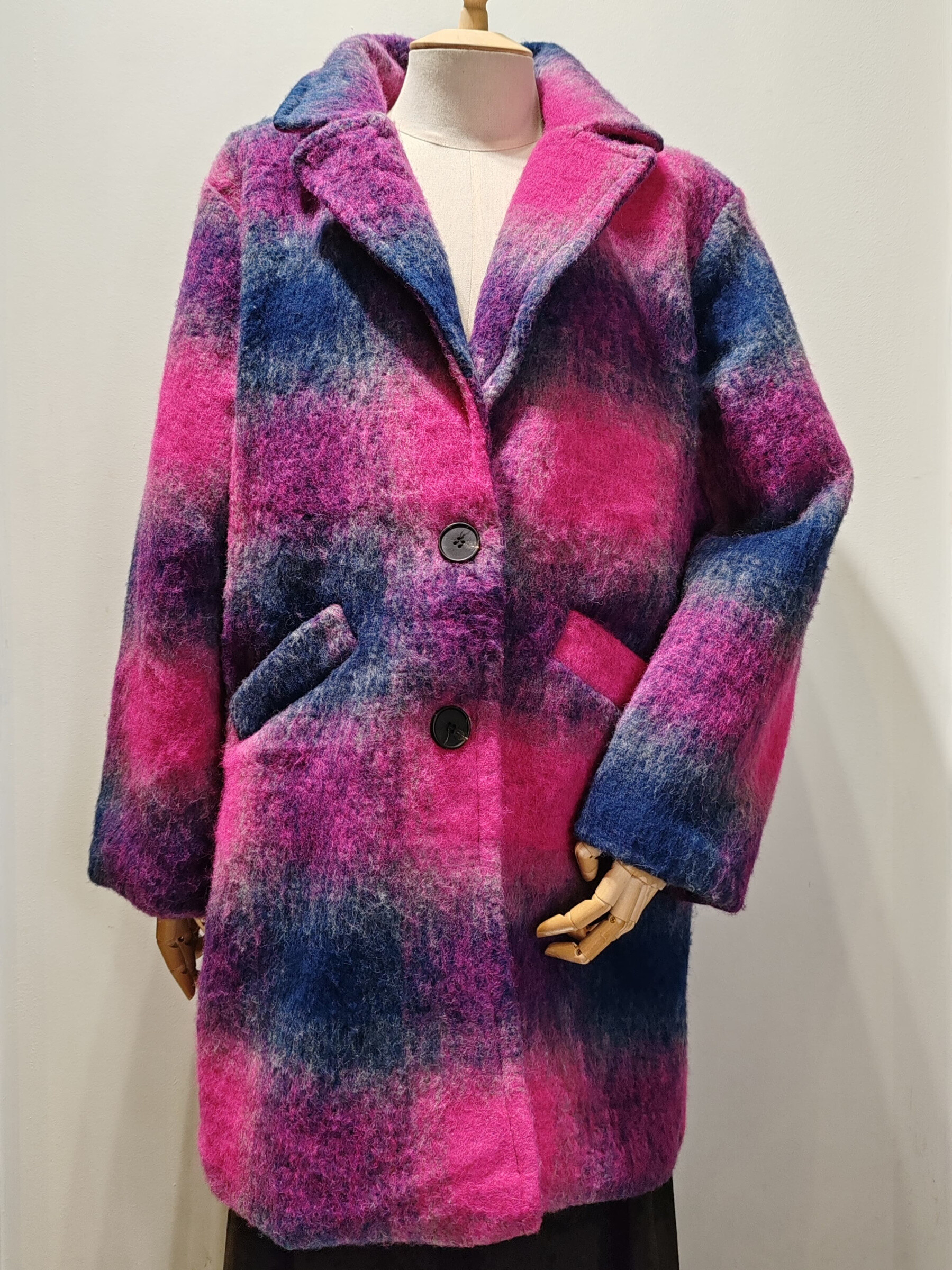 Wholesaler AC BELLE - Gradient pattern wool coat