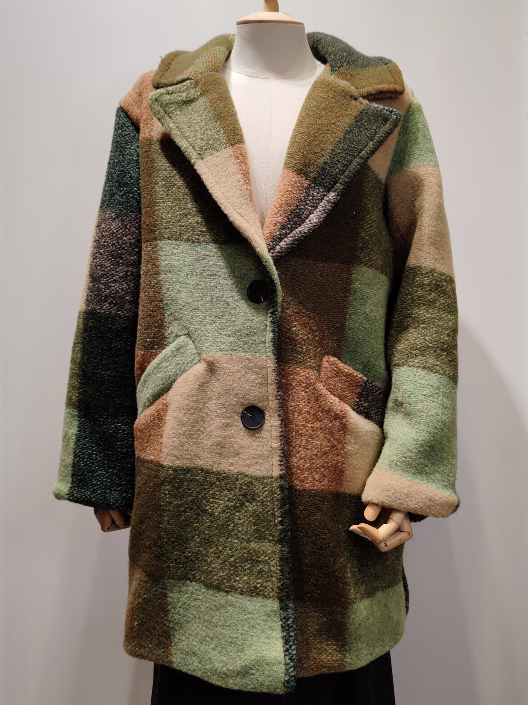 Wholesaler AC BELLE - Checkerboard pattern wool coat