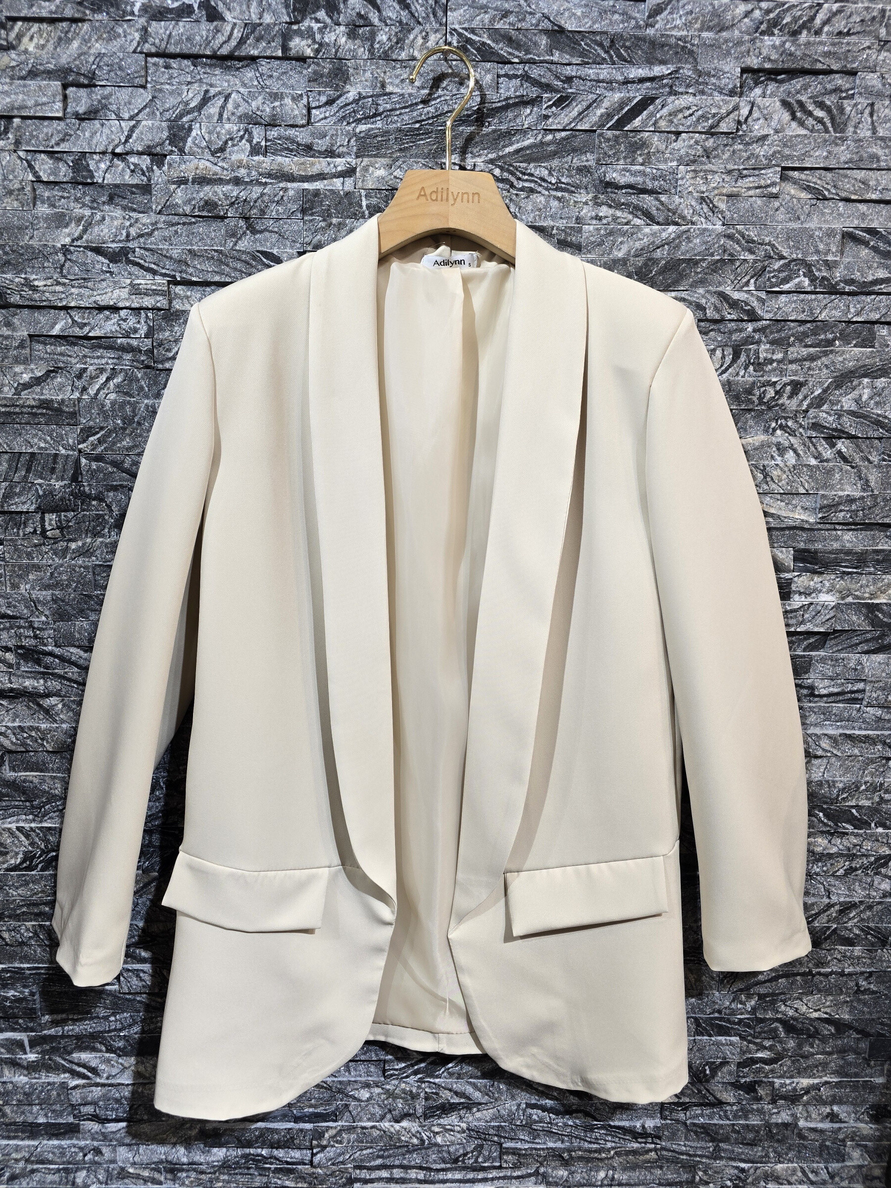 Grossista Adilynn - Blazer uni, due tasche frontali false, maniche lunghe