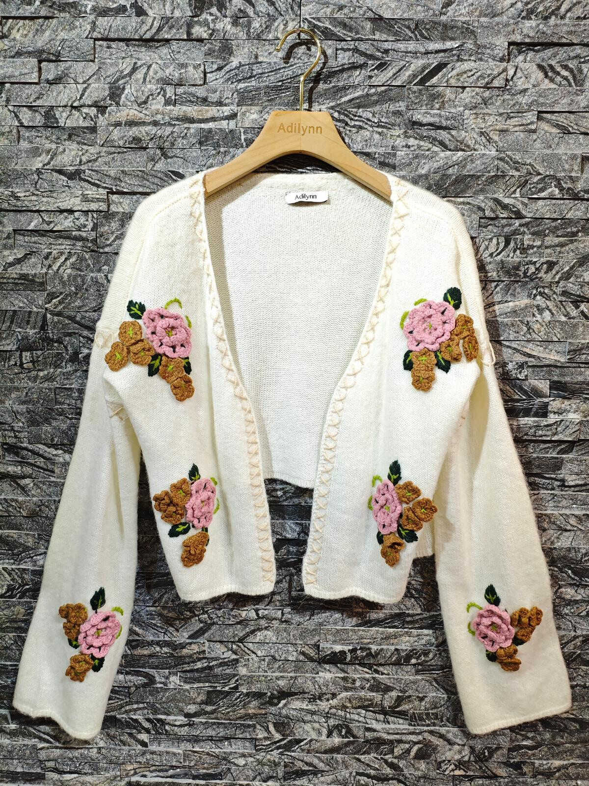 Großhändler Adilynn - Kurze Strickjacke aus Baumwollstrick mit geprägten Blumen und langen Ärmeln