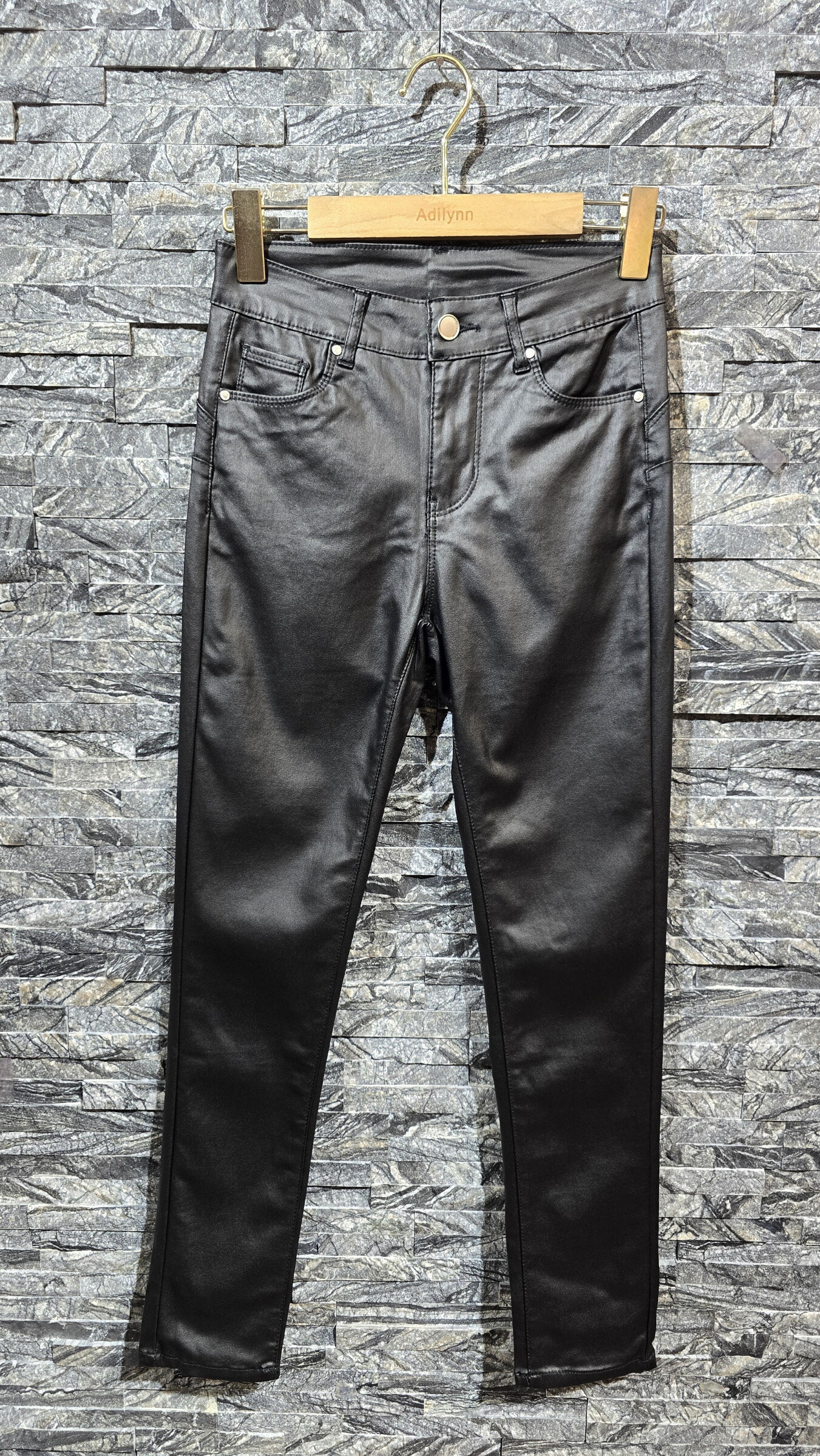 Wholesaler Adilynn - Oiled jeans, five pockets, zip and button closure