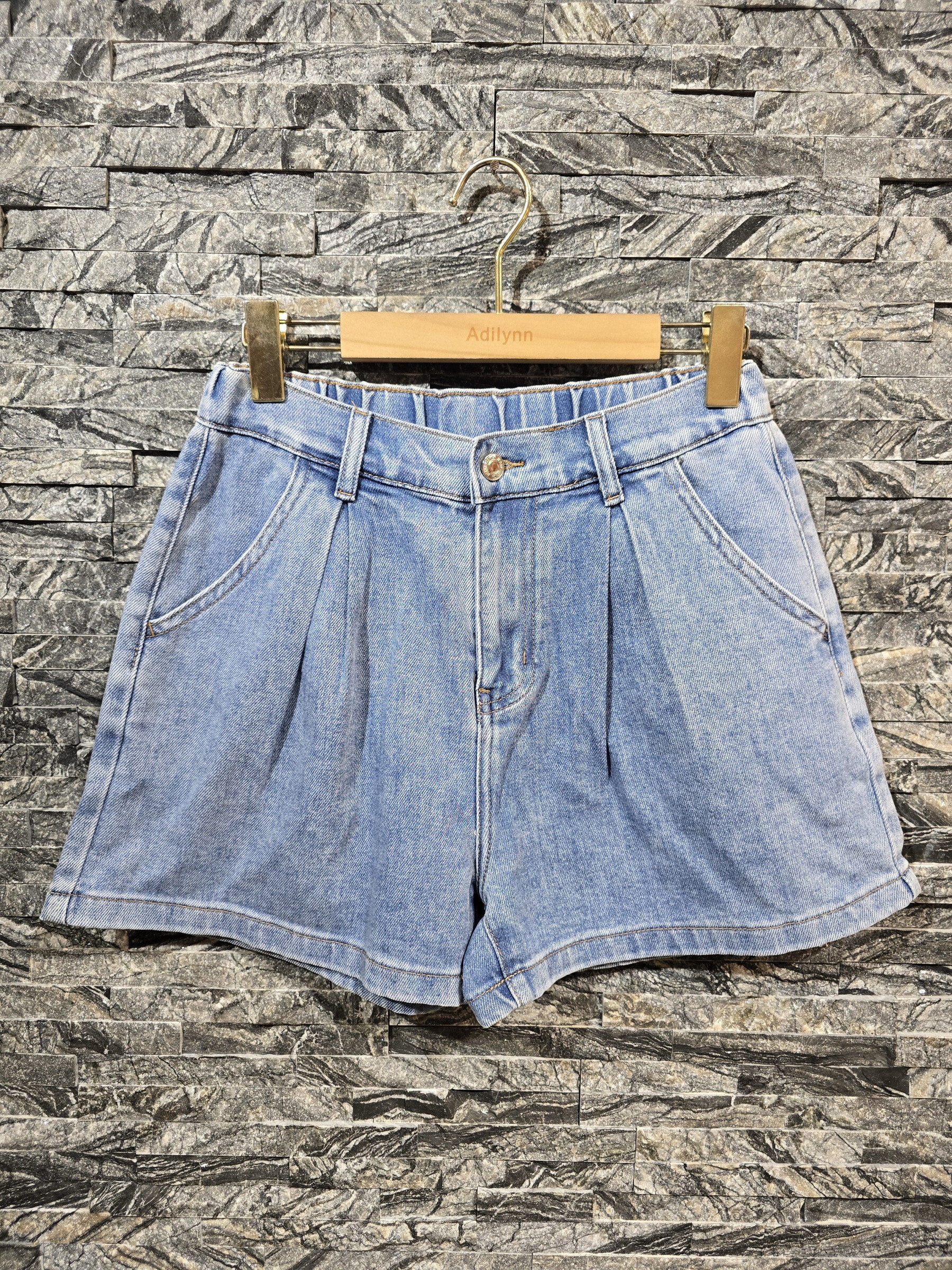 Großhändler Adilynn - Jeanshorts mit Taschen, elastischer Heckgröße