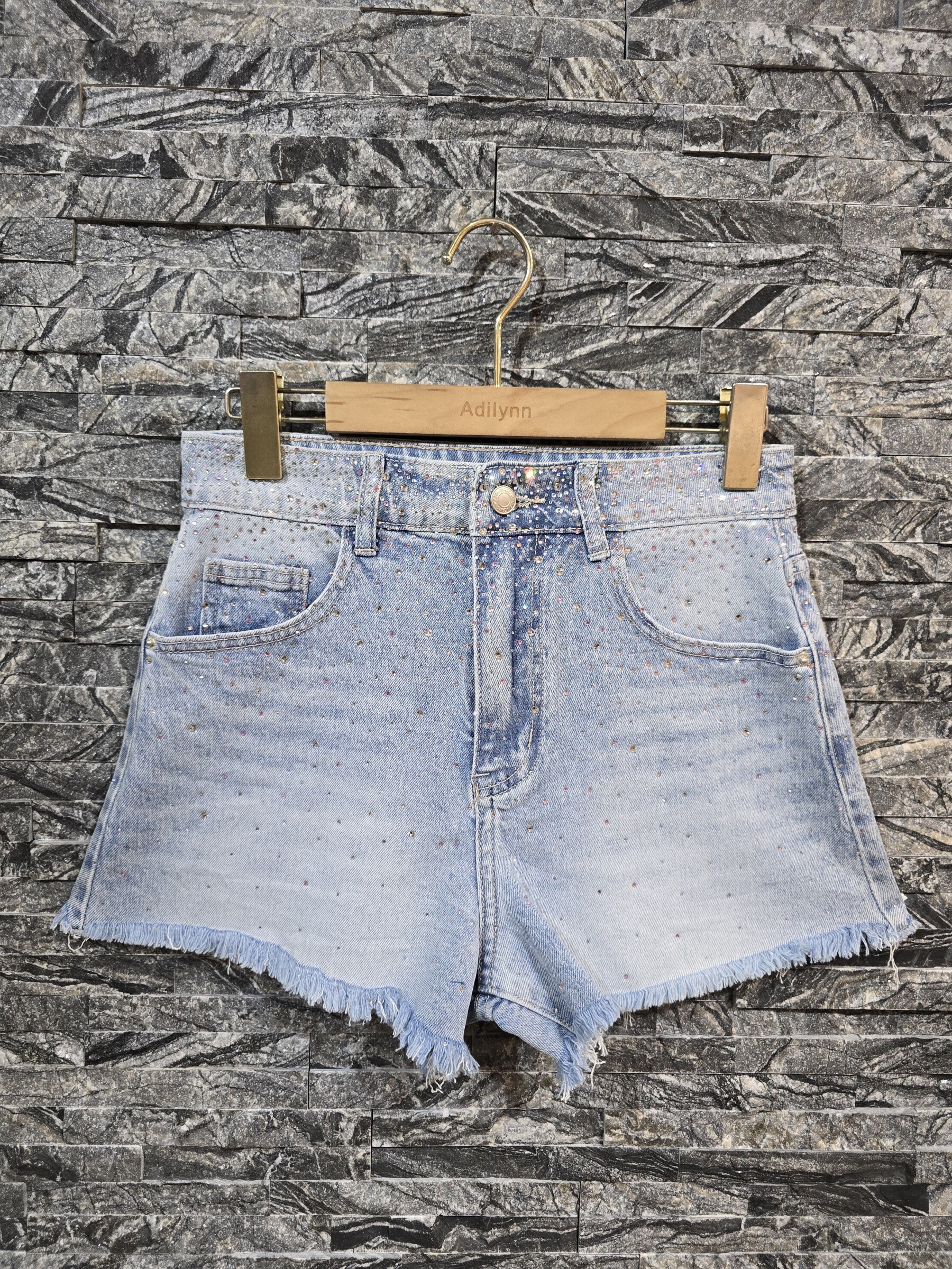 Wholesaler Adilynn - Shorts in rhinestones with effiloche bottom, zip closure and button