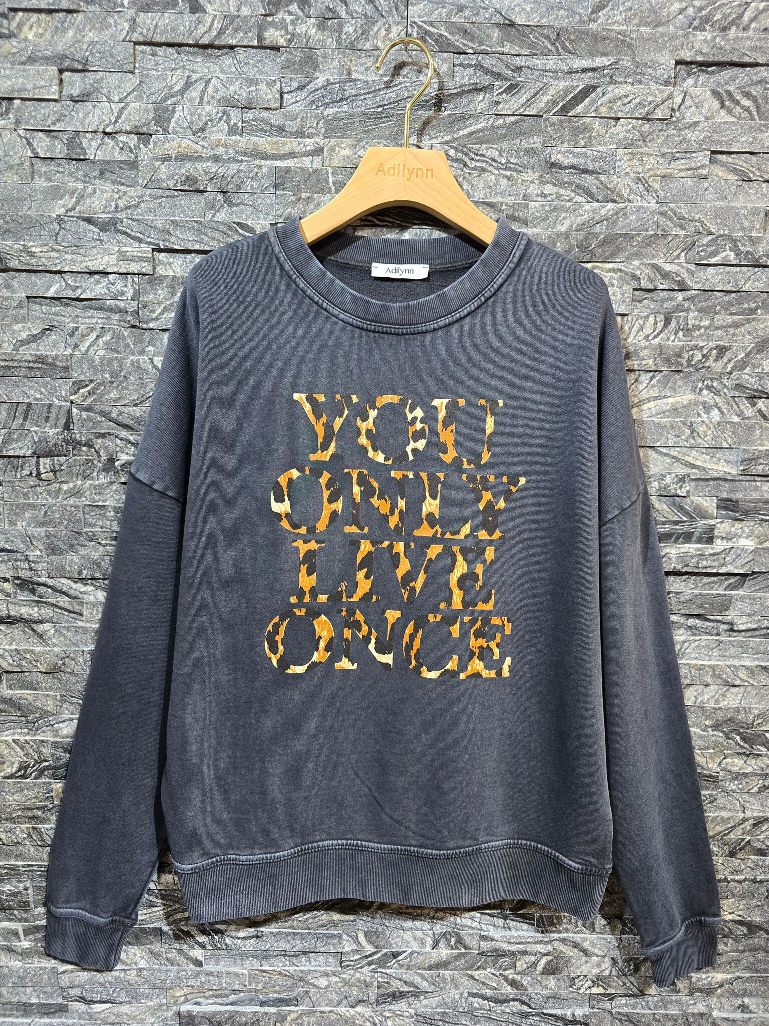 Wholesaler Adilynn - Faded gray fleece sweatshirt, “You only live once” leopard print, round neck