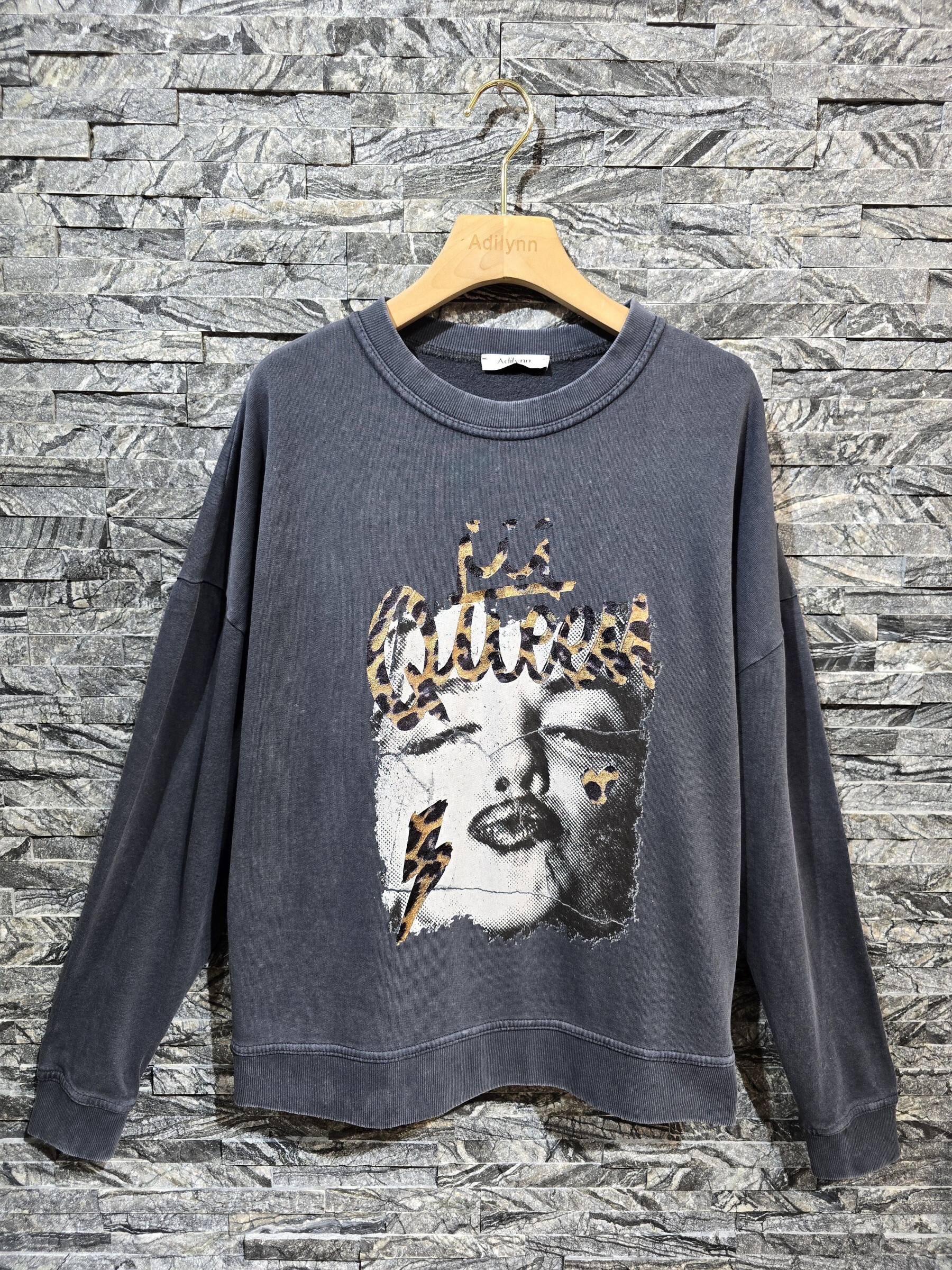 Wholesaler Adilynn - “Queen” leopard print fleece sweatshirt, round neck, long sleeves