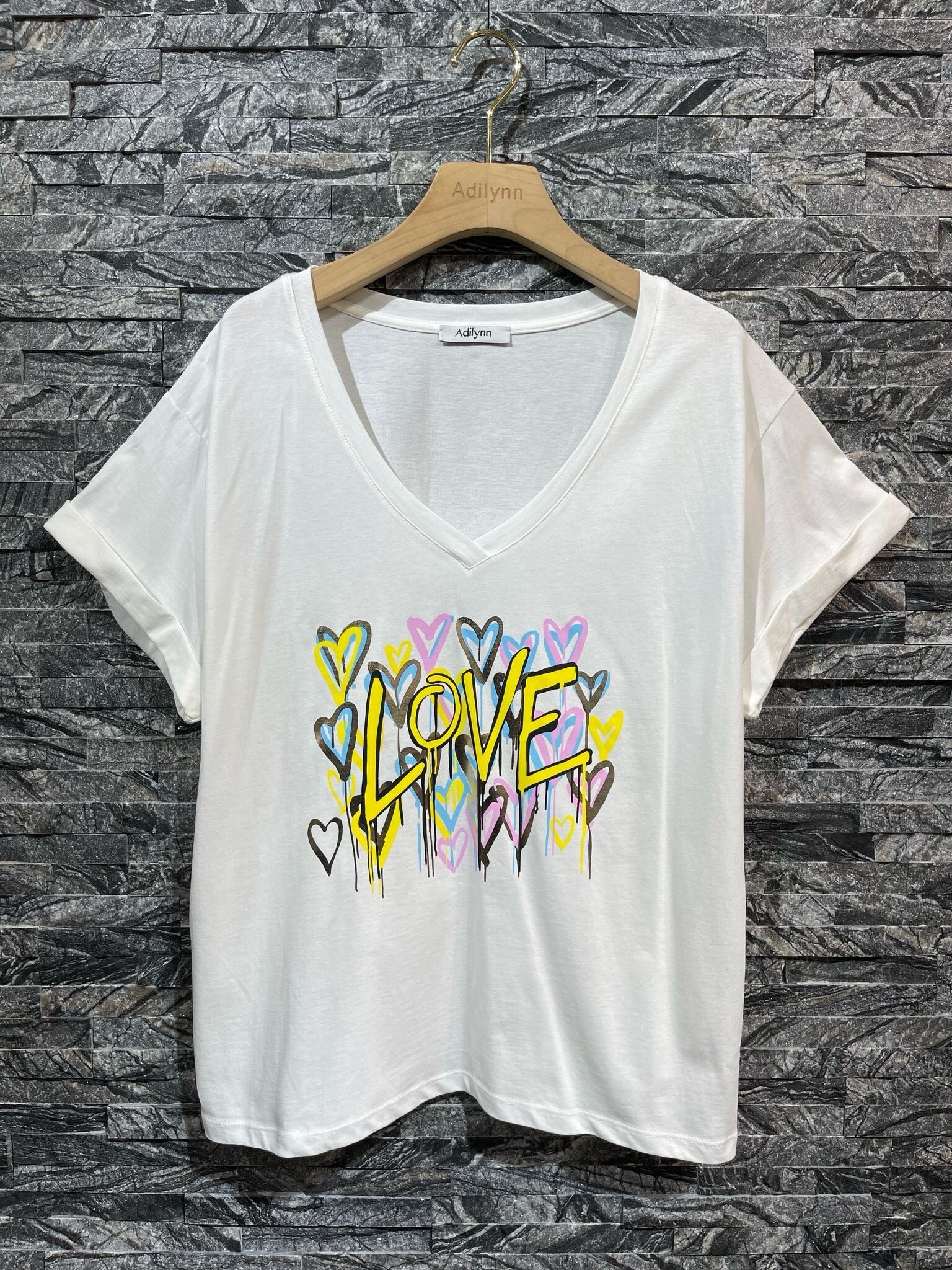 Wholesaler Adilynn - V-neck t-shirt, "love" hearts, short sleeves with reverse