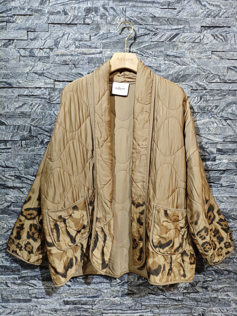 Großhändler Adilynn - Leichte Jacke mit Leopardenmuster, zwei Vordertaschen
