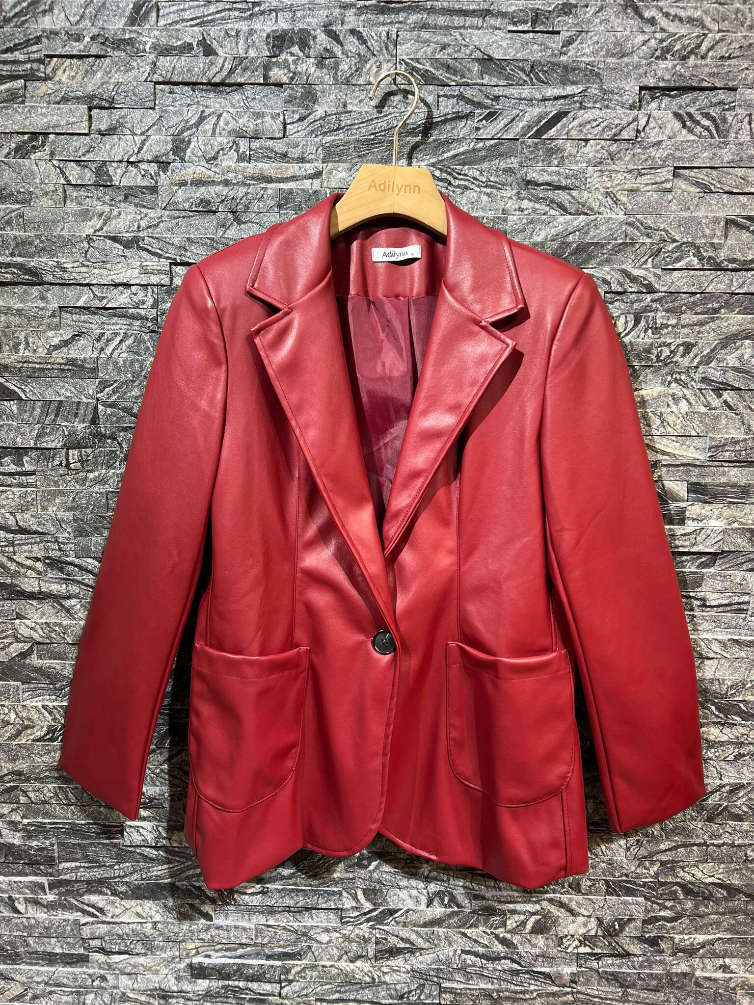Großhändler Adilynn - Kunstlederjacke mit Knopf, zwei offenen Vordertaschen, langen Ärmeln