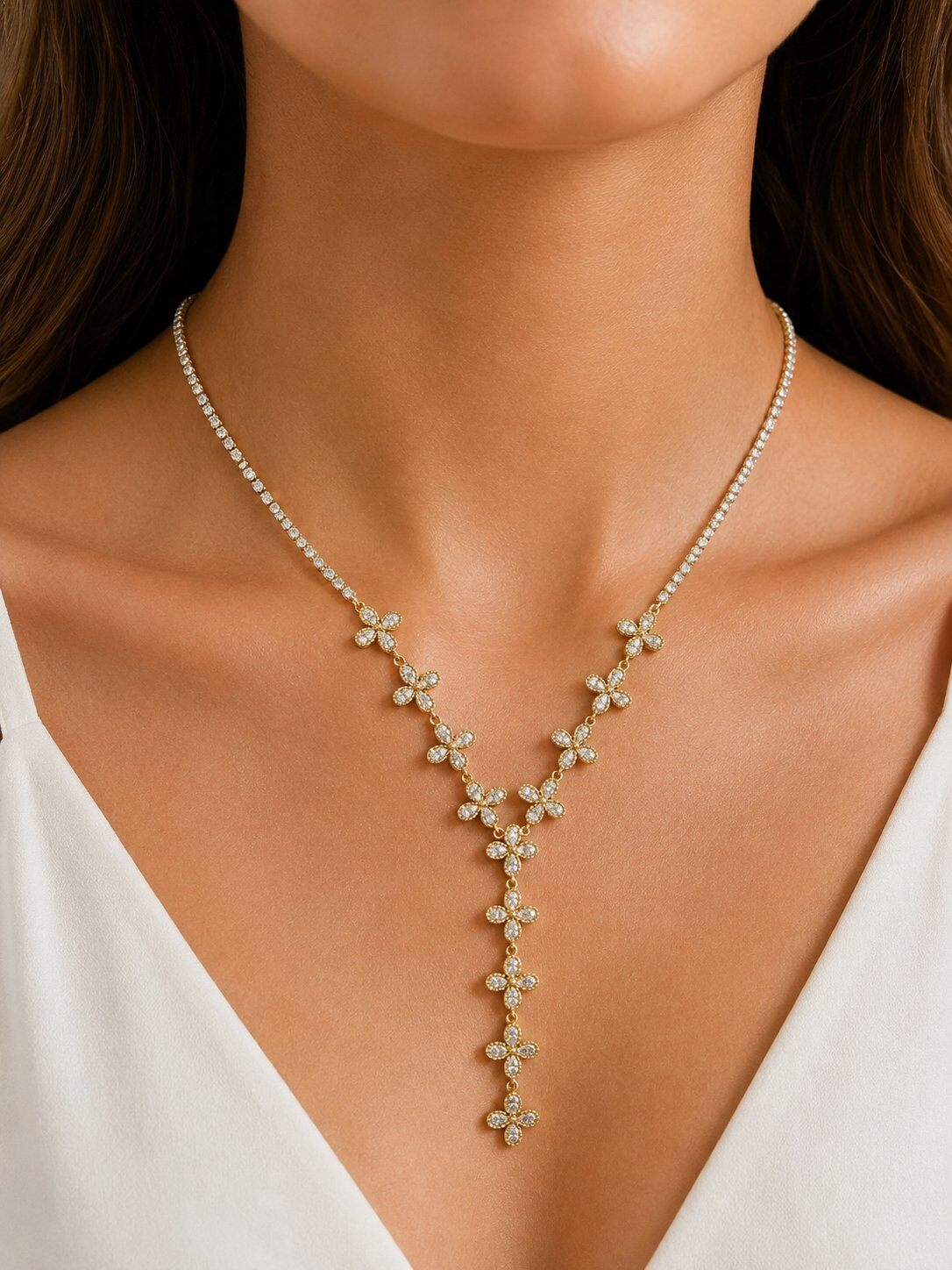 Mayorista Aliya Bijoux - Collar en forma de Y con motivo de flor de trébol y strass