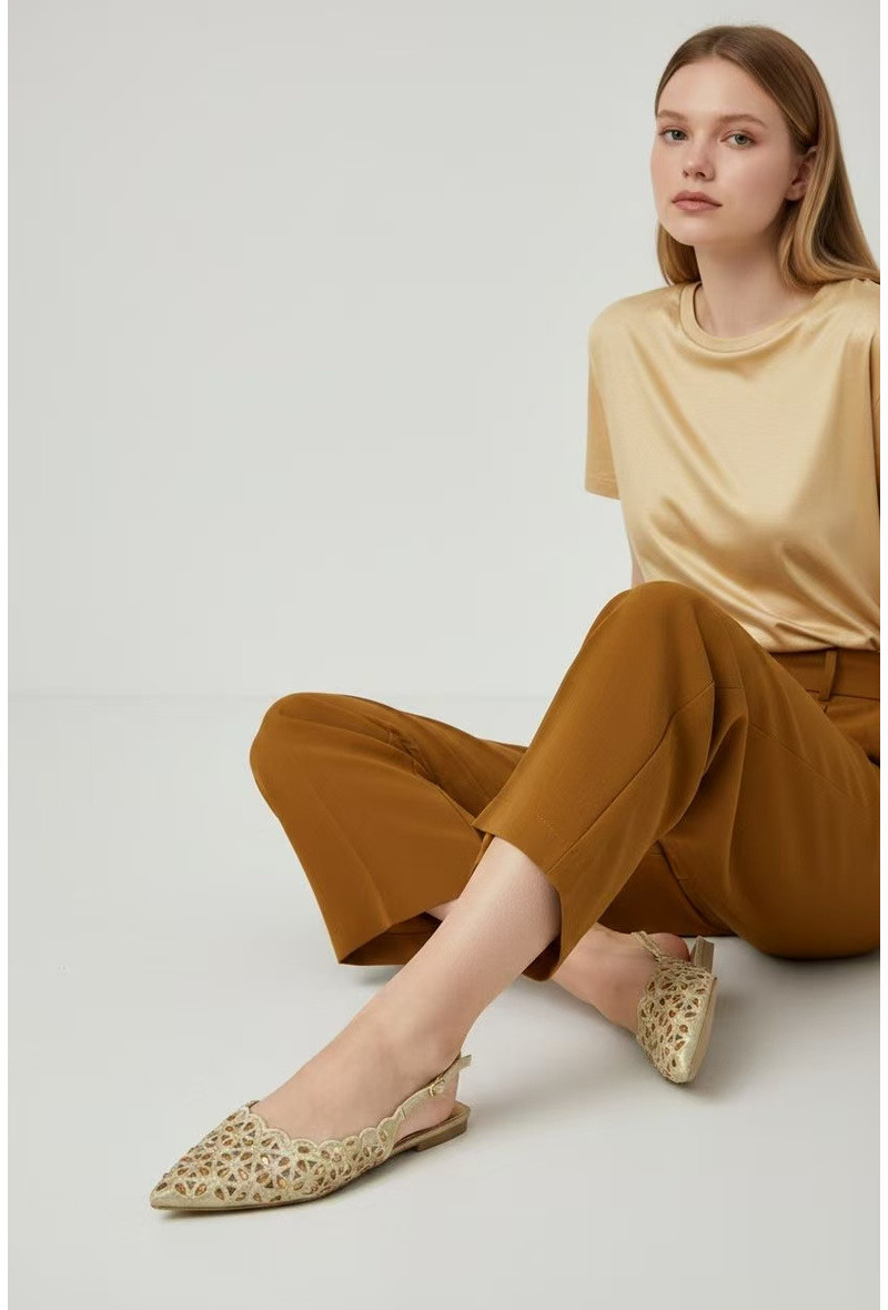 Grossiste ALTAMODA SHOES - Chaussons de ballet pointus ajourés pour femmes