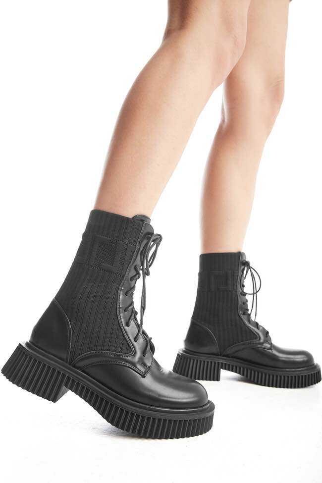 Großhändler ALTAMODA SHOES - Klassische Schnürstiefel mit Profilsohle