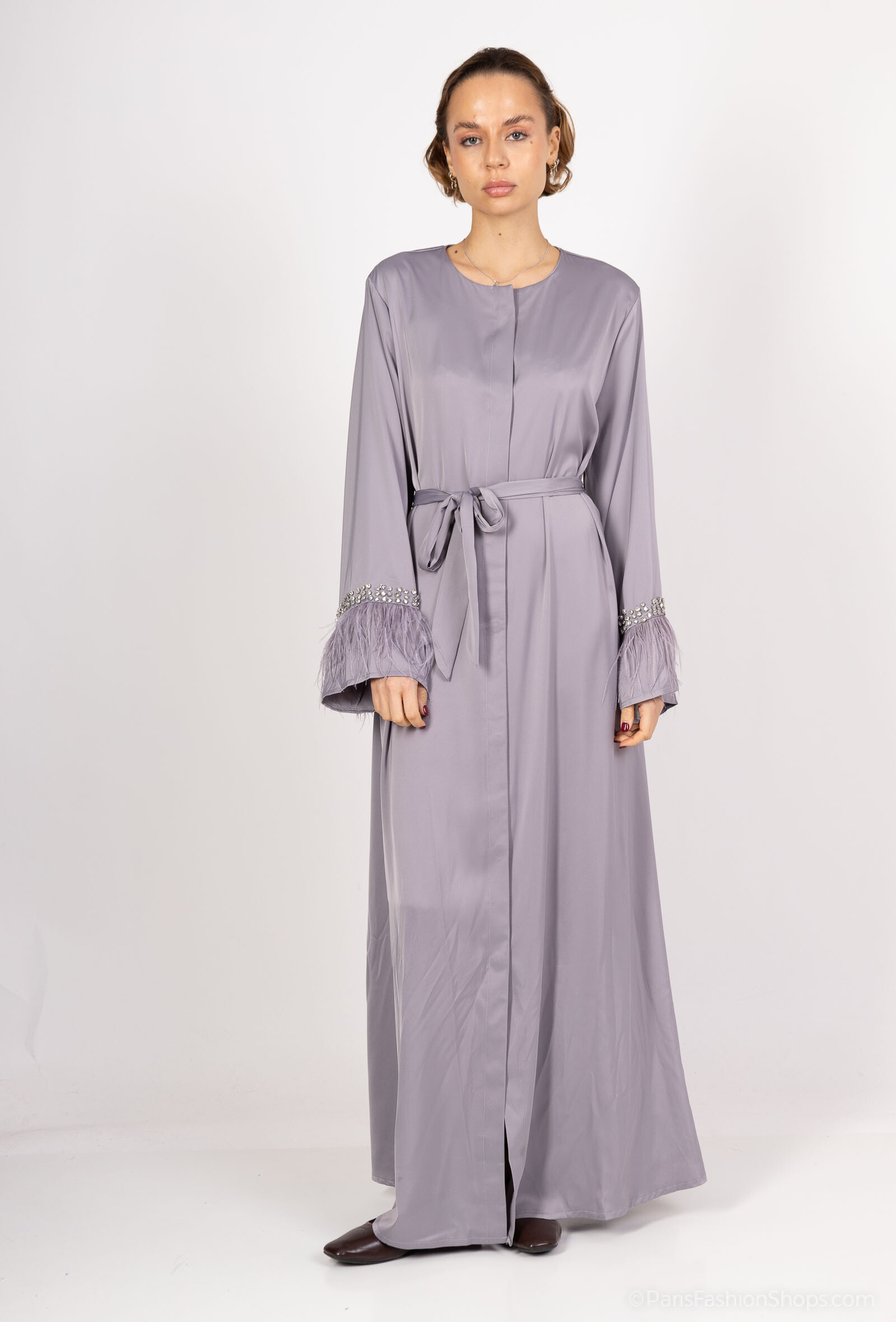 Grossista ALYA - Abito abaya con piume e cristalli sulle maniche