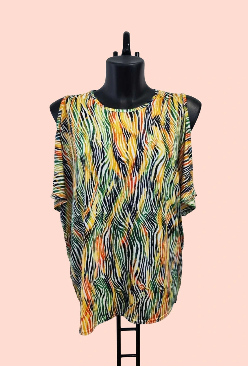 Wholesaler Alyra - Oversize printed t-shirt with bare shoulders