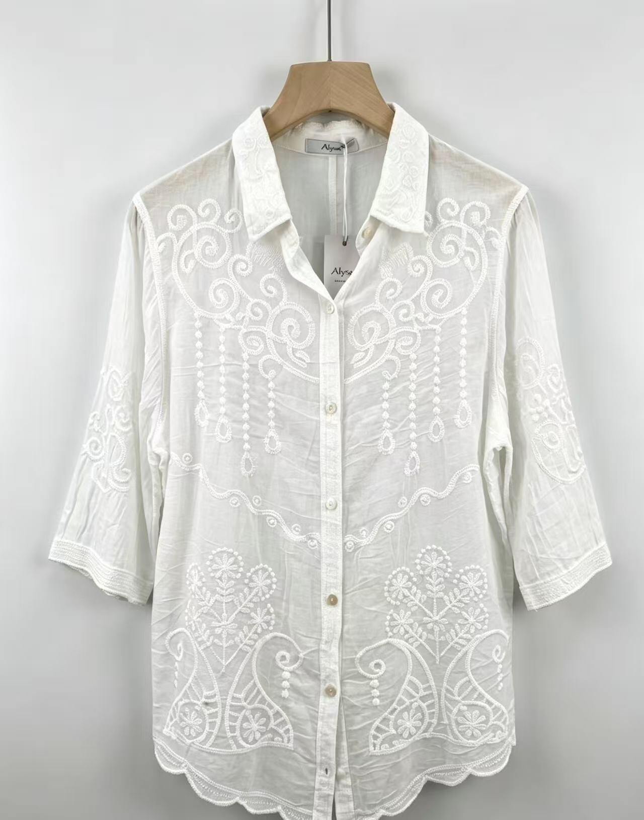 Wholesaler ALYSSA srl - EMBROIDERED SHIRT WITH THREE-QUARTER SLEEVES
