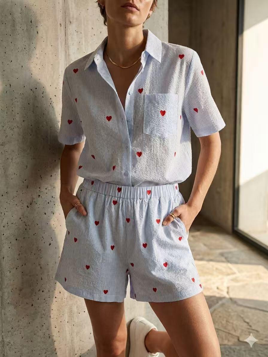 Wholesaler ALYSSA srl - WOMEN'S SET WITH SHORTS AND HEART-EMBROIDERED SHIRT