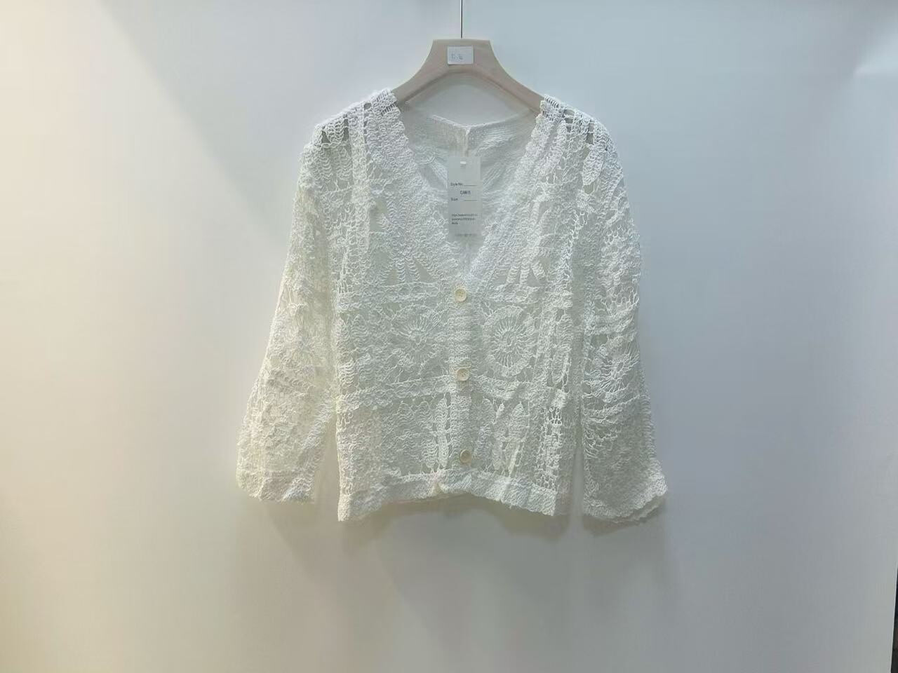 Grossiste ALYSSA srl - Crochet avec bouton