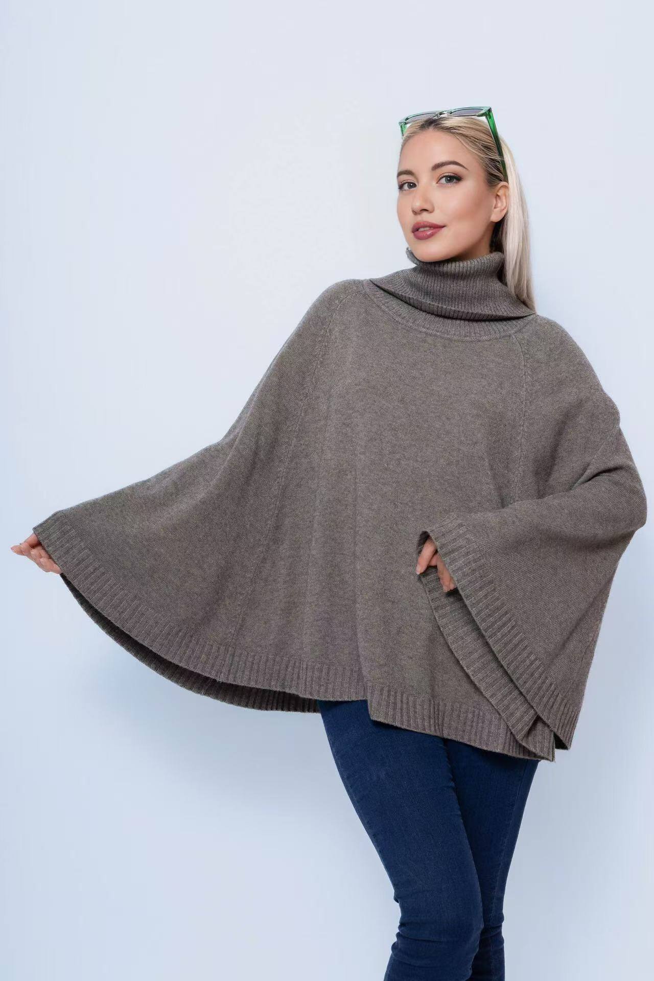 Mayorista ALYSSA srl - PONCHO CLÁSICO CON CUELLO ALTO