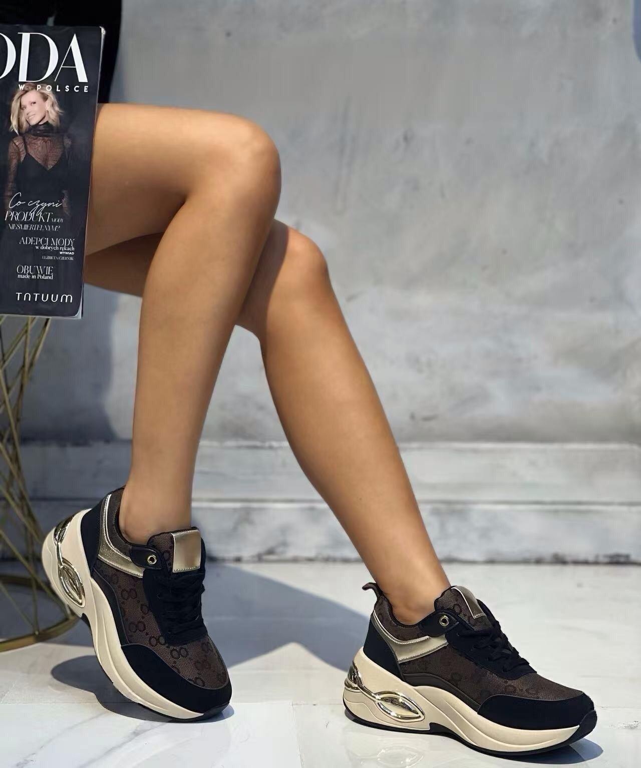 Wholesaler AMANDA SHOES - WOMEN'S SNEAKER WITH THICK SOLE, PATTERNS, AND LACES