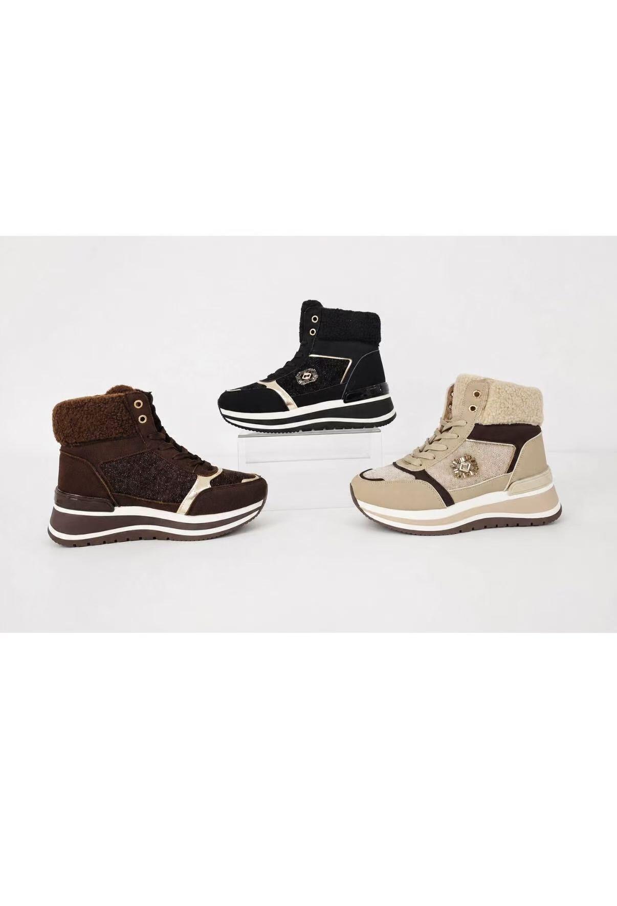 Grossiste AMANDA SHOES - BASKET MONTANTE AVEC FOURRURE EXTÉRIEURE ET LACETS