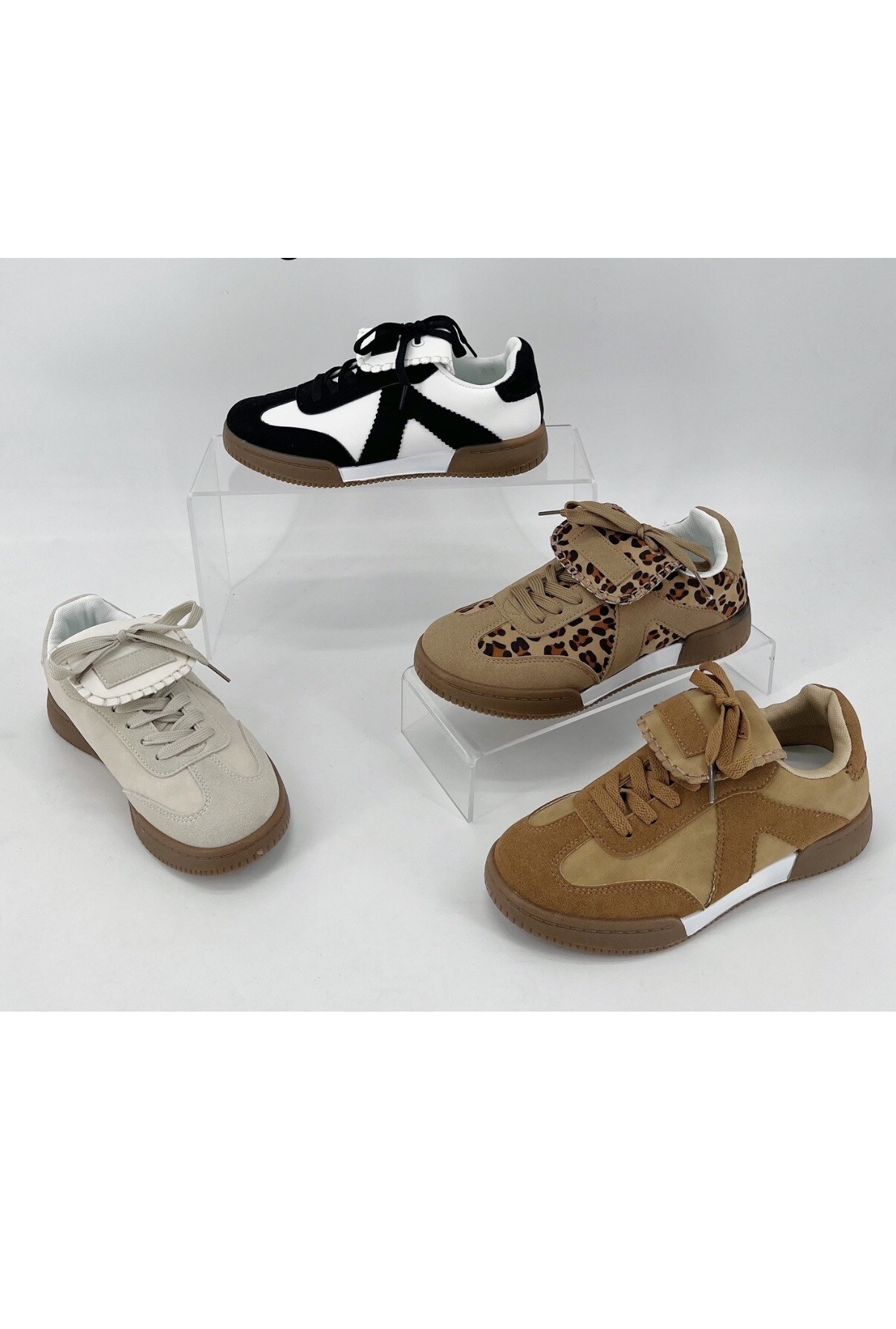 Wholesaler AMANDA SHOES - Low-top sneakers with low soles and laces