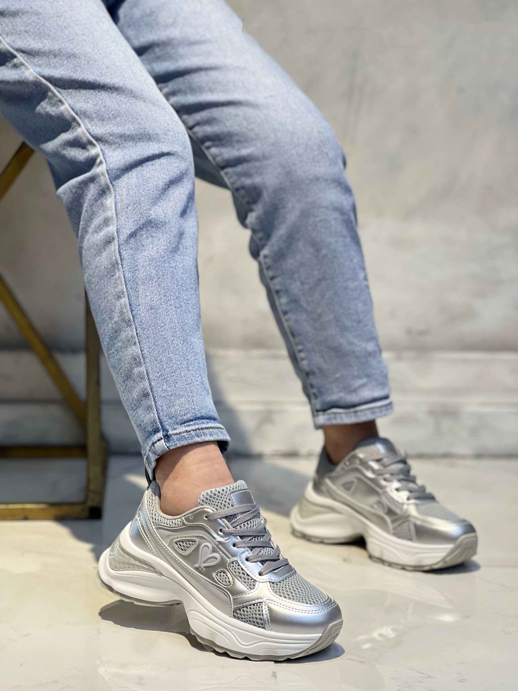 Wholesaler AMANDA SHOES - HIGH-SOLE SNEAKERS WITH LACES