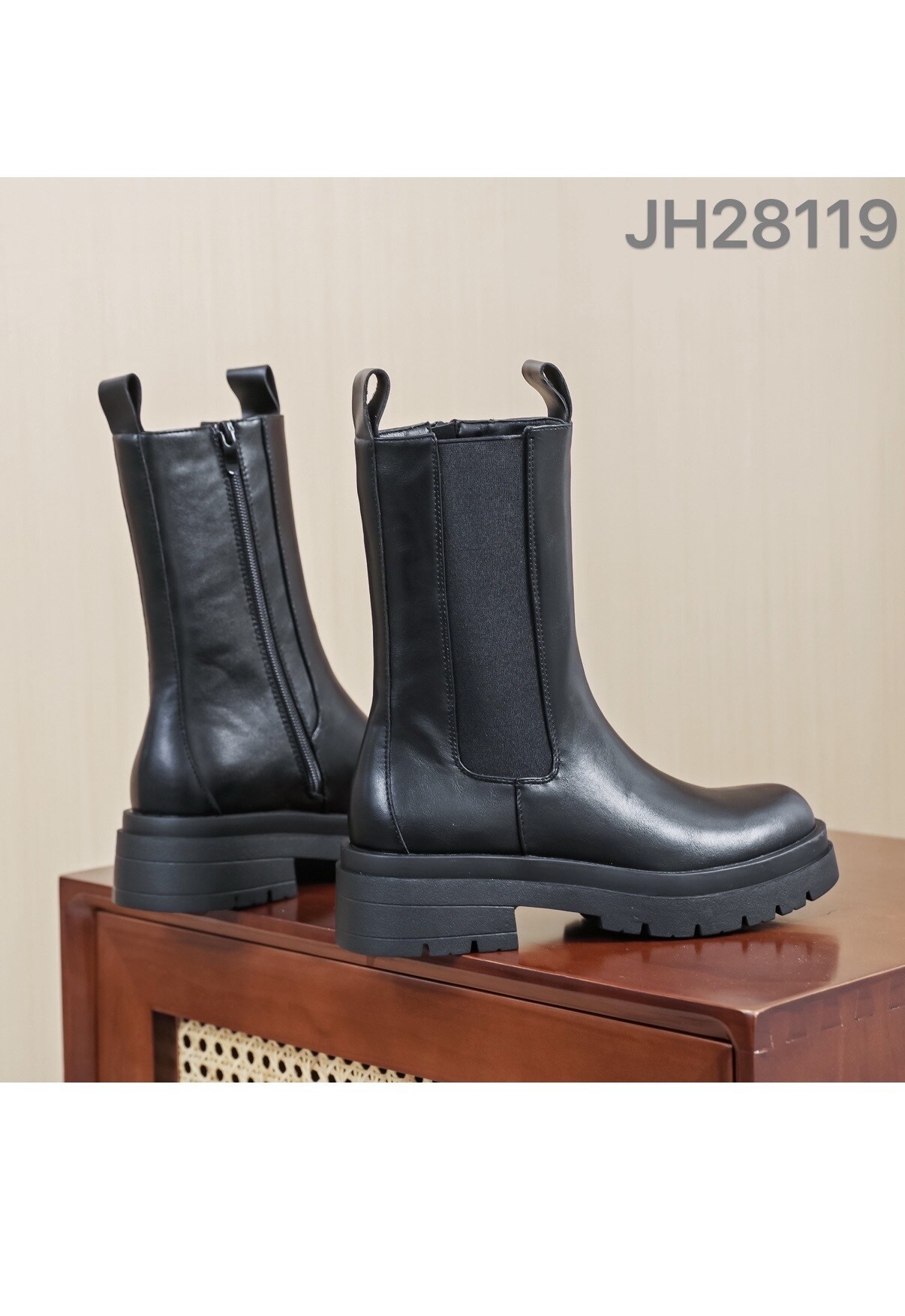 Wholesaler AMANDA SHOES - Low boots with elastic and zippers
