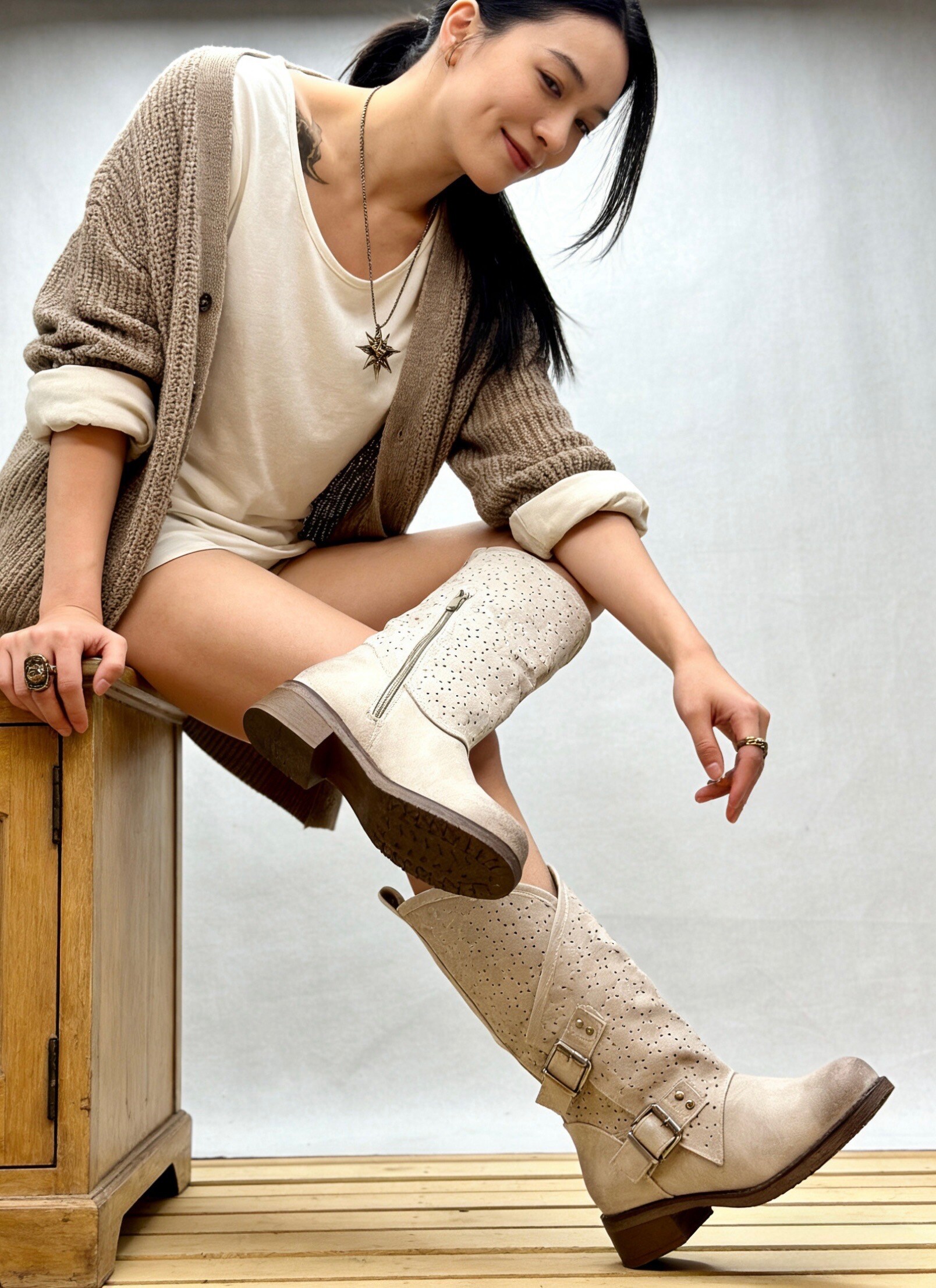 Grossista AMANDA SHOES - Stivali alla moda