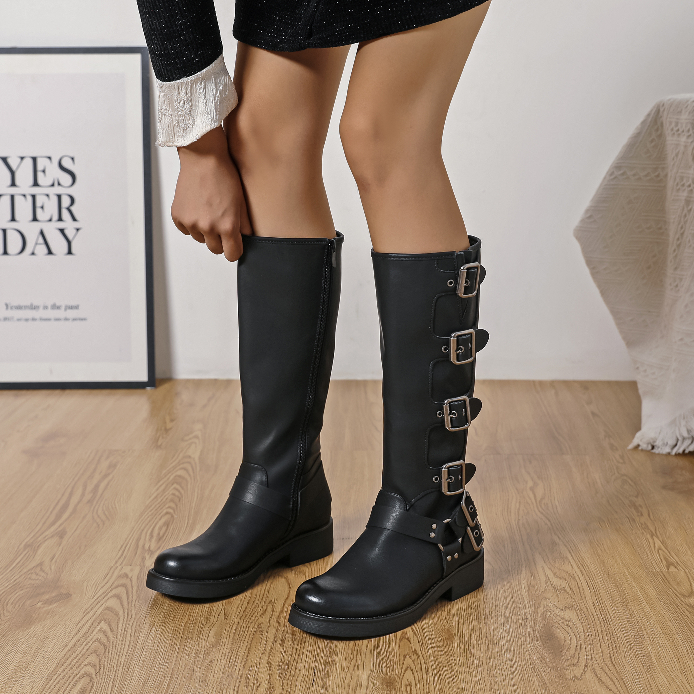 Wholesaler AMANDA SHOES - Low-heeled boots with buckles and zippers