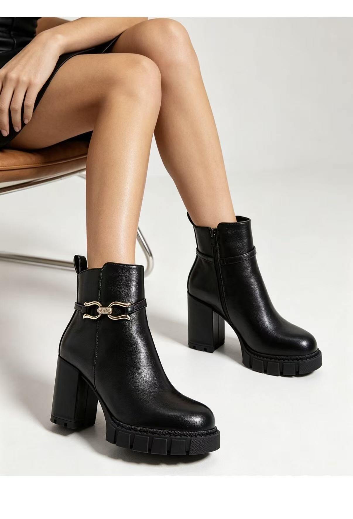 Grossiste AMANDA SHOES - Bottines à talons hauts larges, de hauteur moyenne, avec boucles et fermetures éclair