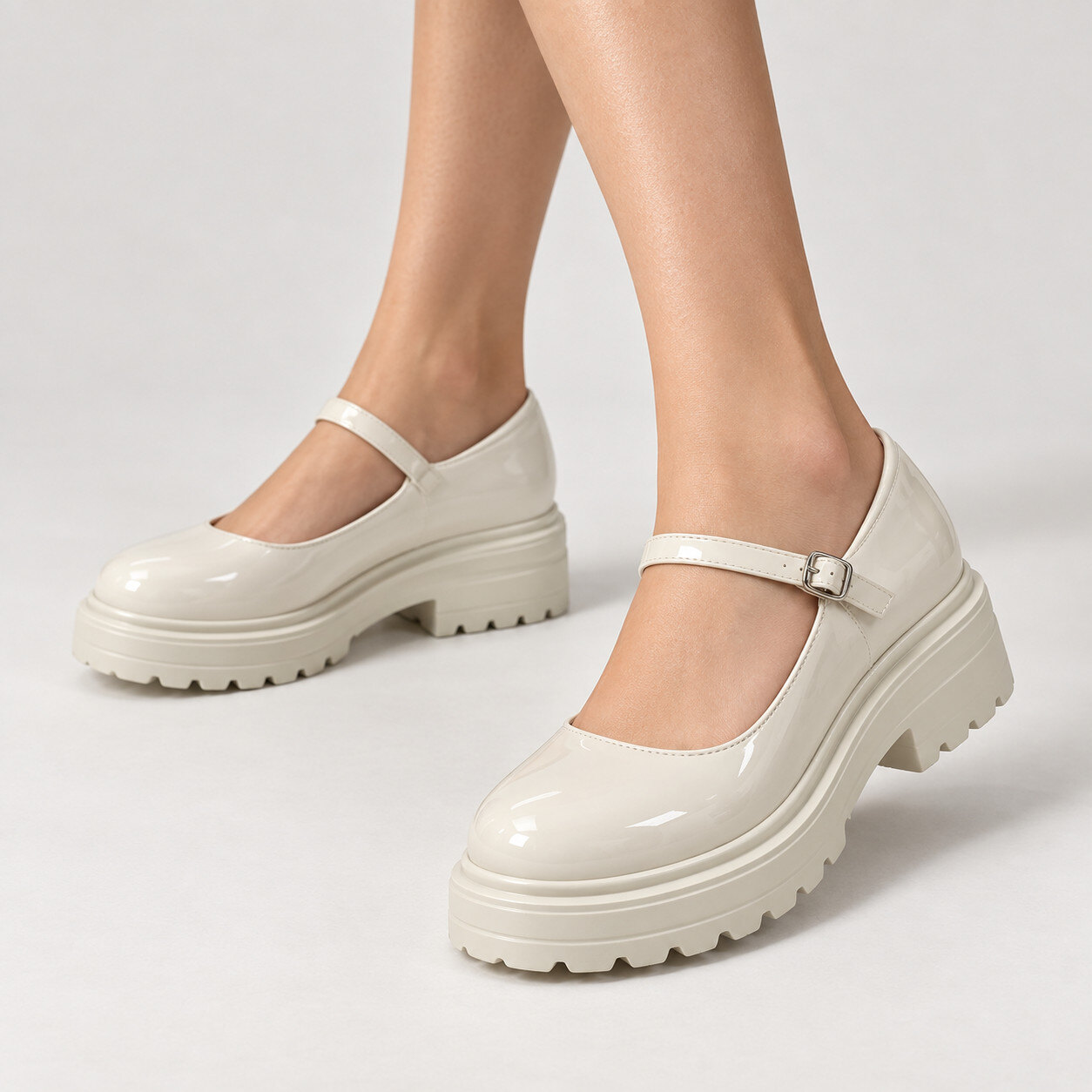 Grossiste AMANDA SHOES - Escarpins Mary Jane femme en vernis avec semelle épaisse