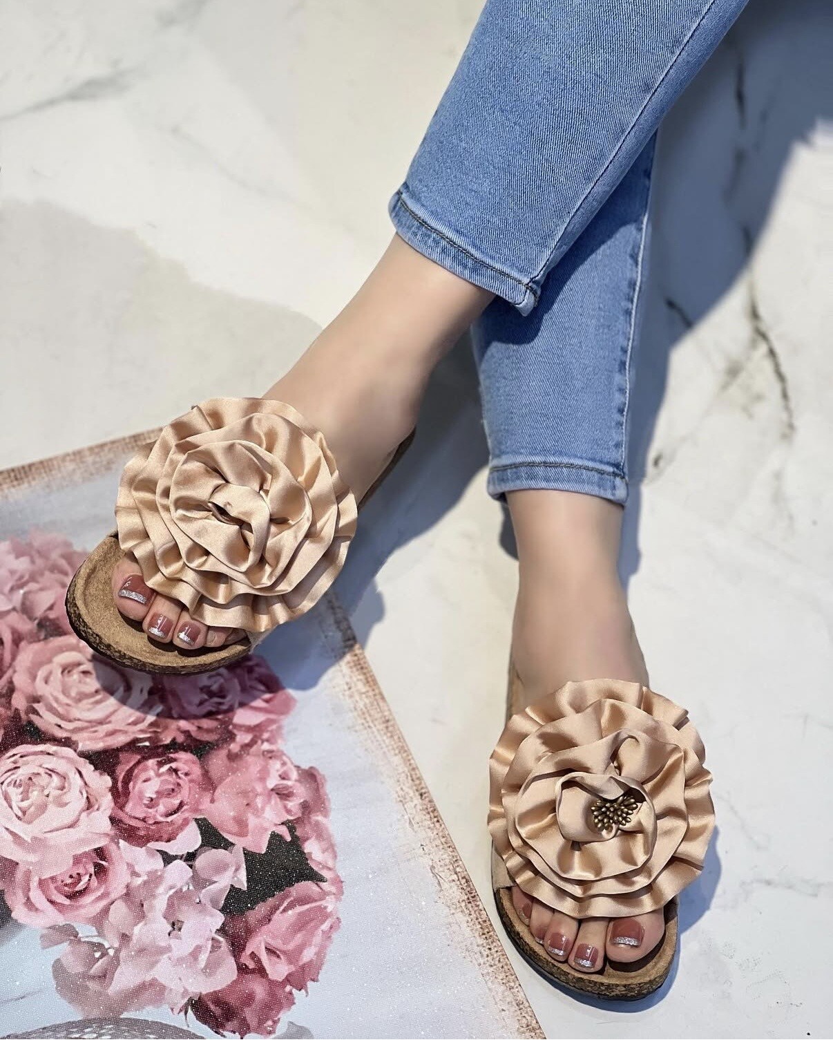 Mayorista AMANDA SHOES - ZAPATILLAS CON FLOR DE TELA