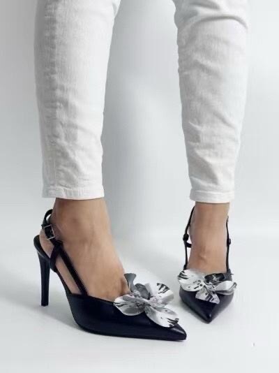 Grossista AMANDA SHOES - SANDALI TACCO ALTO A SPILLO PUNTA CHIUSO CON FIORE