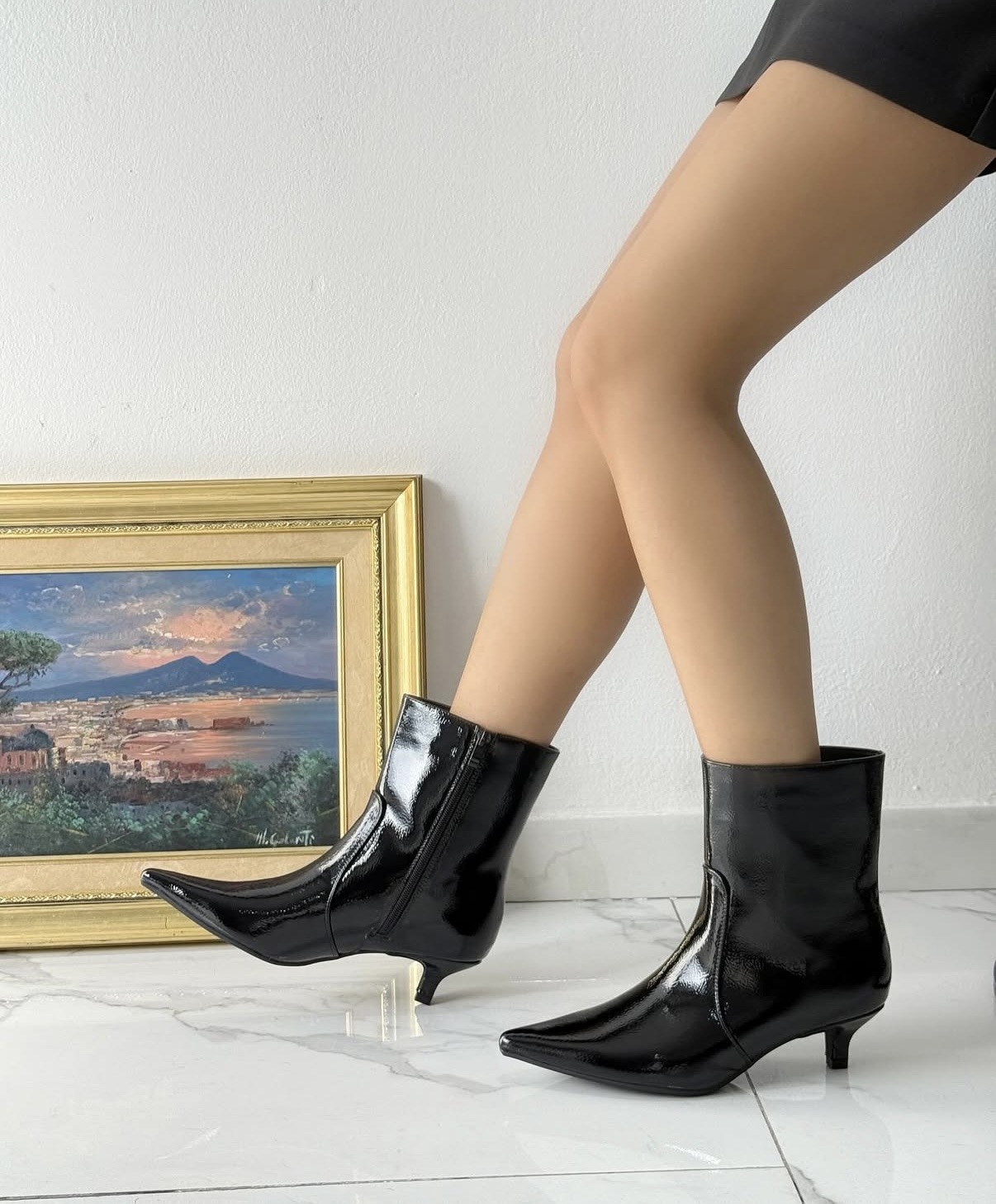 Wholesaler AMANDA SHOES - Shiny low-heel ankle boots